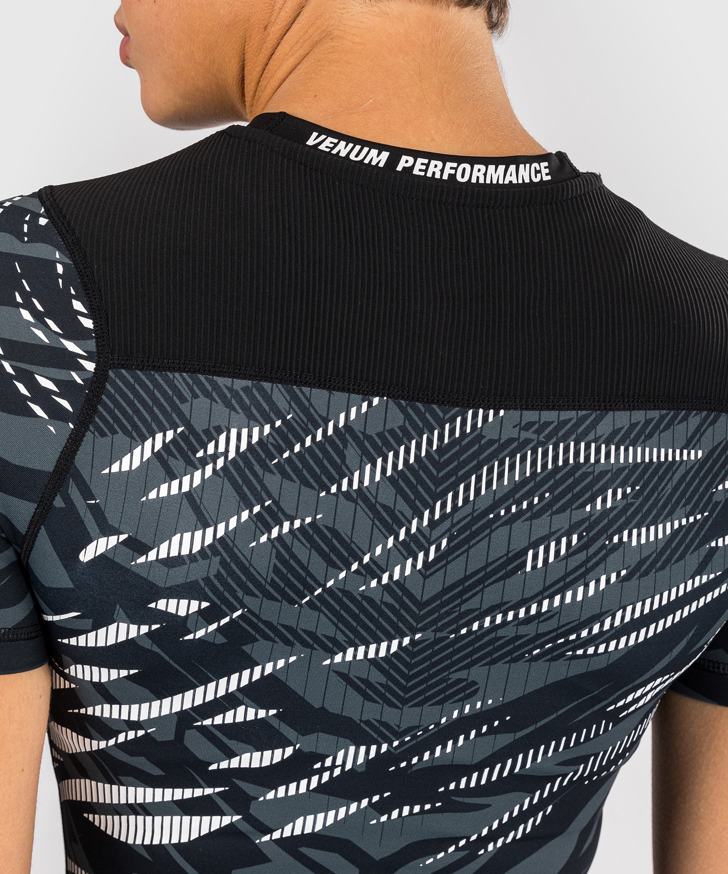 Rashguard Performance à Manches Courtes pour Femmes UFC Fusion by Venum Authentic Fight Night - Noir - product-type_T-Shirts de Compression