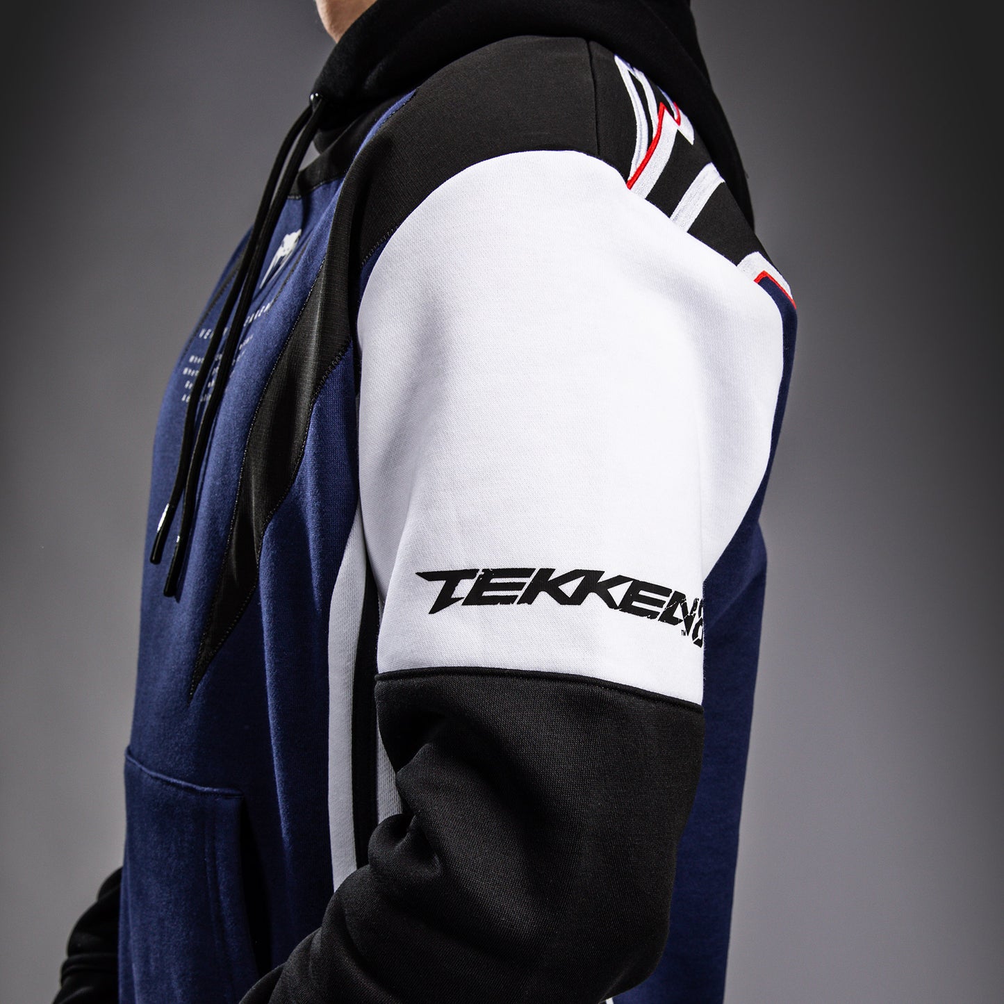 Sweatshirt à capuche Venum x TEKKEN 8 - Jin Kazama - Bleu/Noir/Blanc - product-type_Sweatshirts