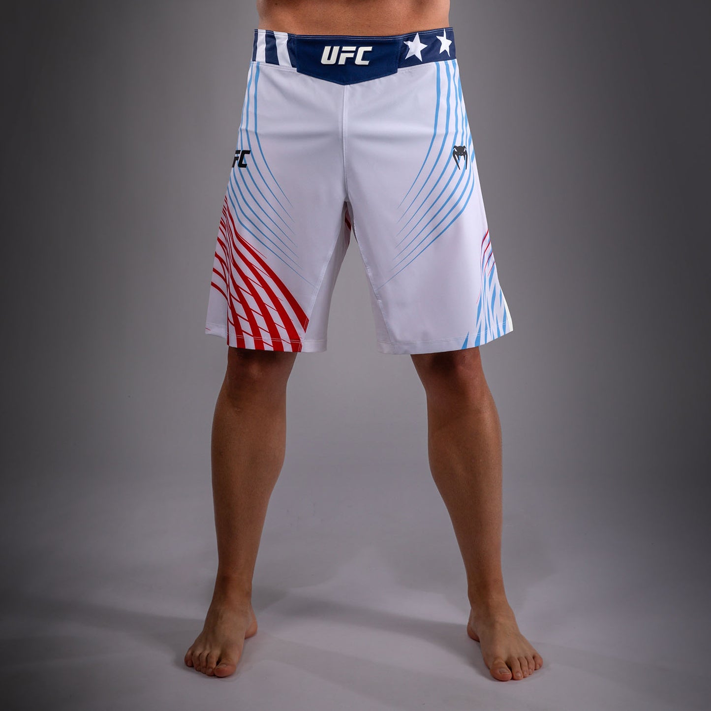 Official UFC Freedom 250 by Venum Authentic Fight Night Short de combat coupe longue pour homme - Blanc - product-type_Shorts de MMA