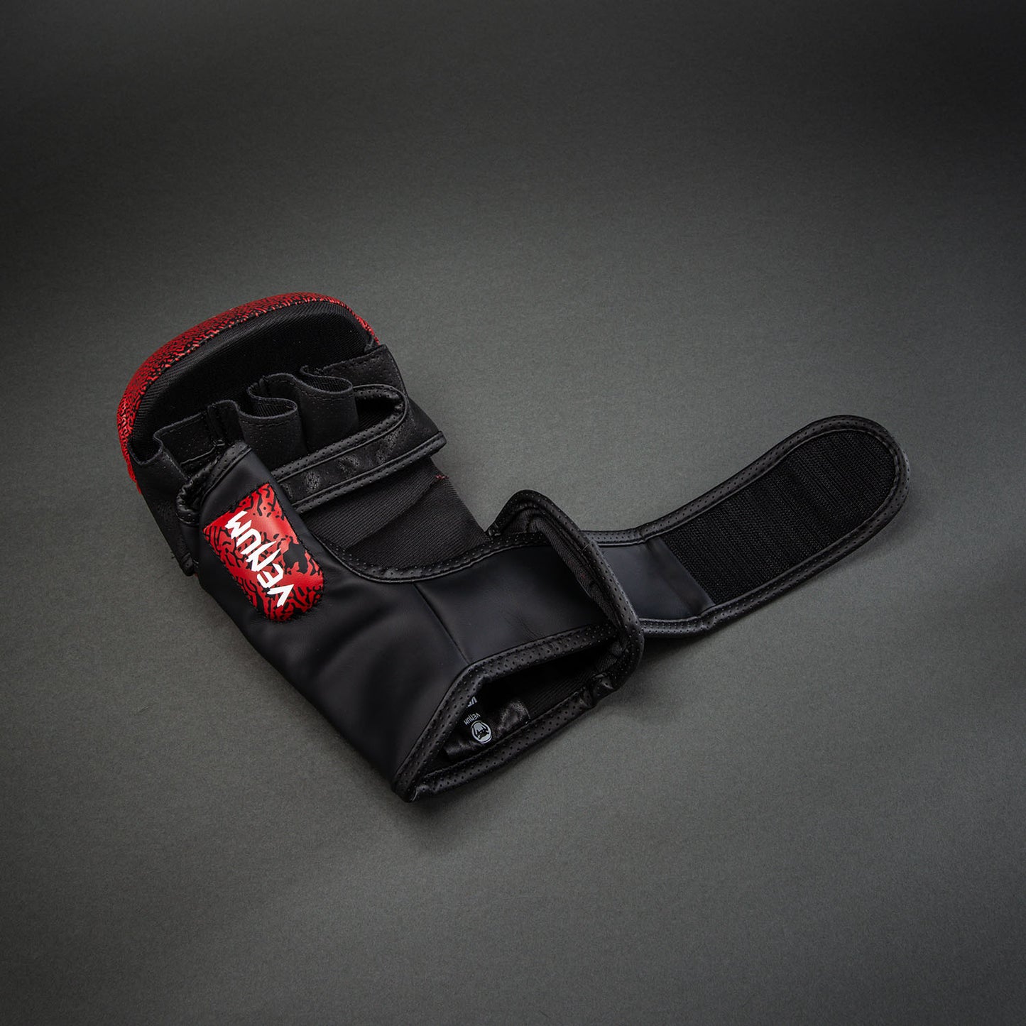 Gants de sparring Kazuya Venum x TEKKEN 8 - Rouge/Noir - product-type_Gants de Sparring