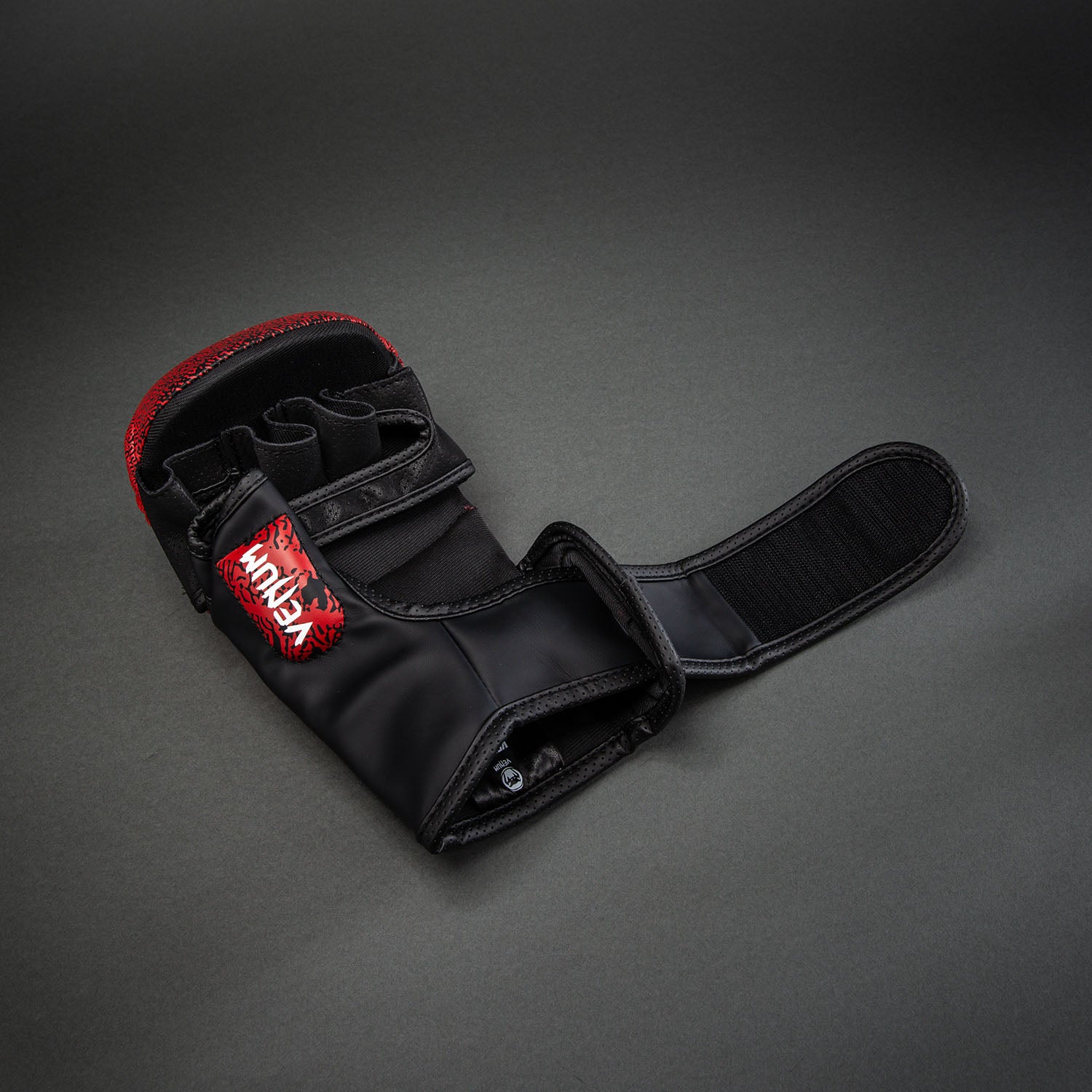 Gants de sparring Kazuya Venum x TEKKEN 8 - Rouge/Noir - product-type_Gants de Sparring