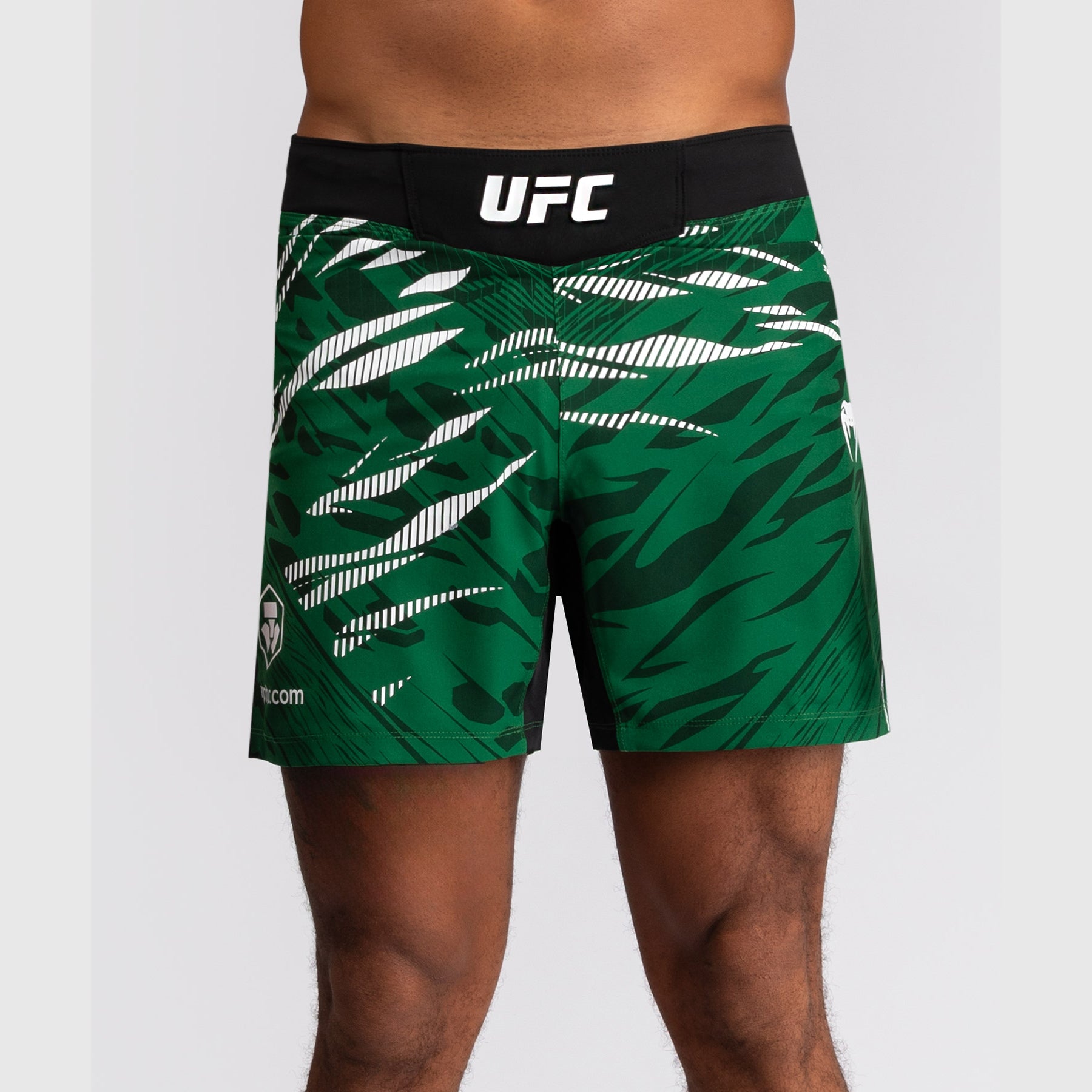 Shorts de Combat pour Hommes UFC Fusion by Venum Personnalisé Authentic Fight Night - Coupe Courte - Vert - product-type_Shorts de MMA