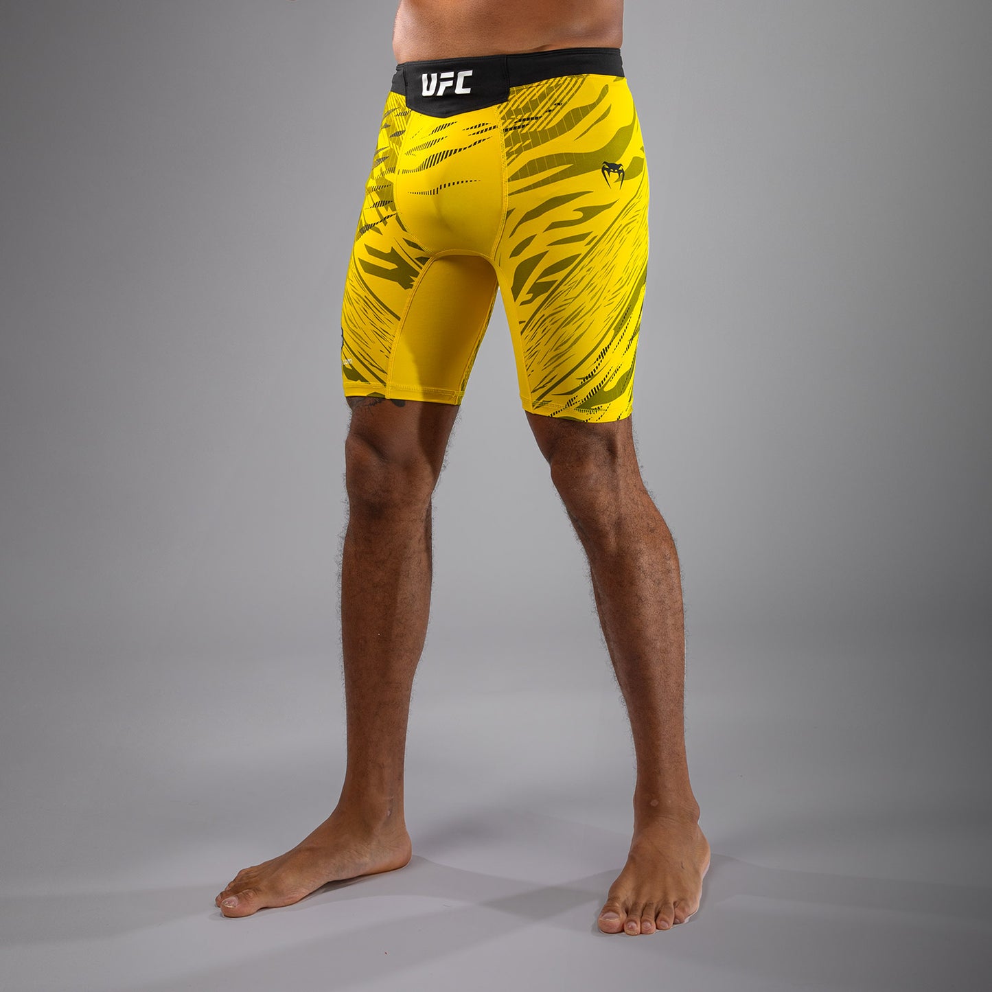 Short de compression pour Hommes UFC Fusion by Venum Authentic Fight Night - Jaune - product-type_Shorts de compression