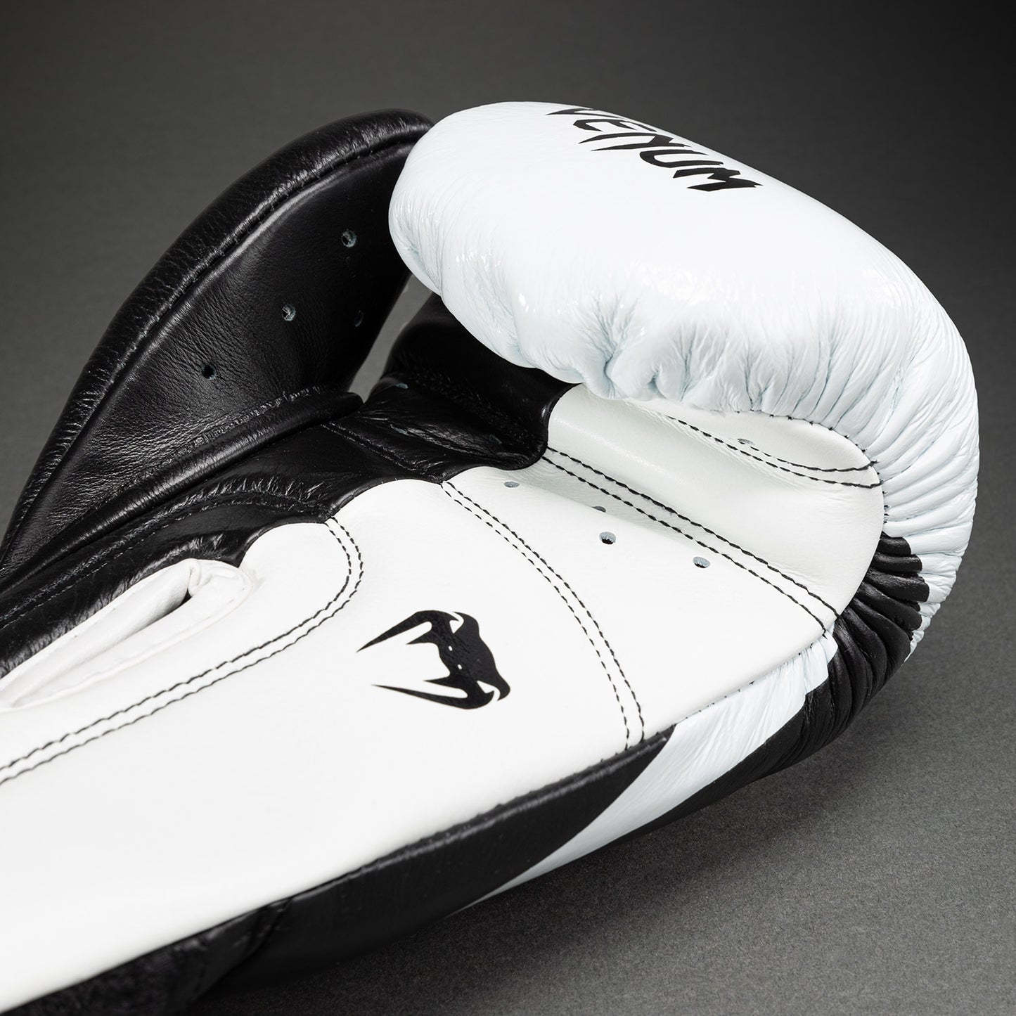 Gants de boxe pro Venum Hammer Velcro - Noir/Blanc - product-type_Gants de boxe