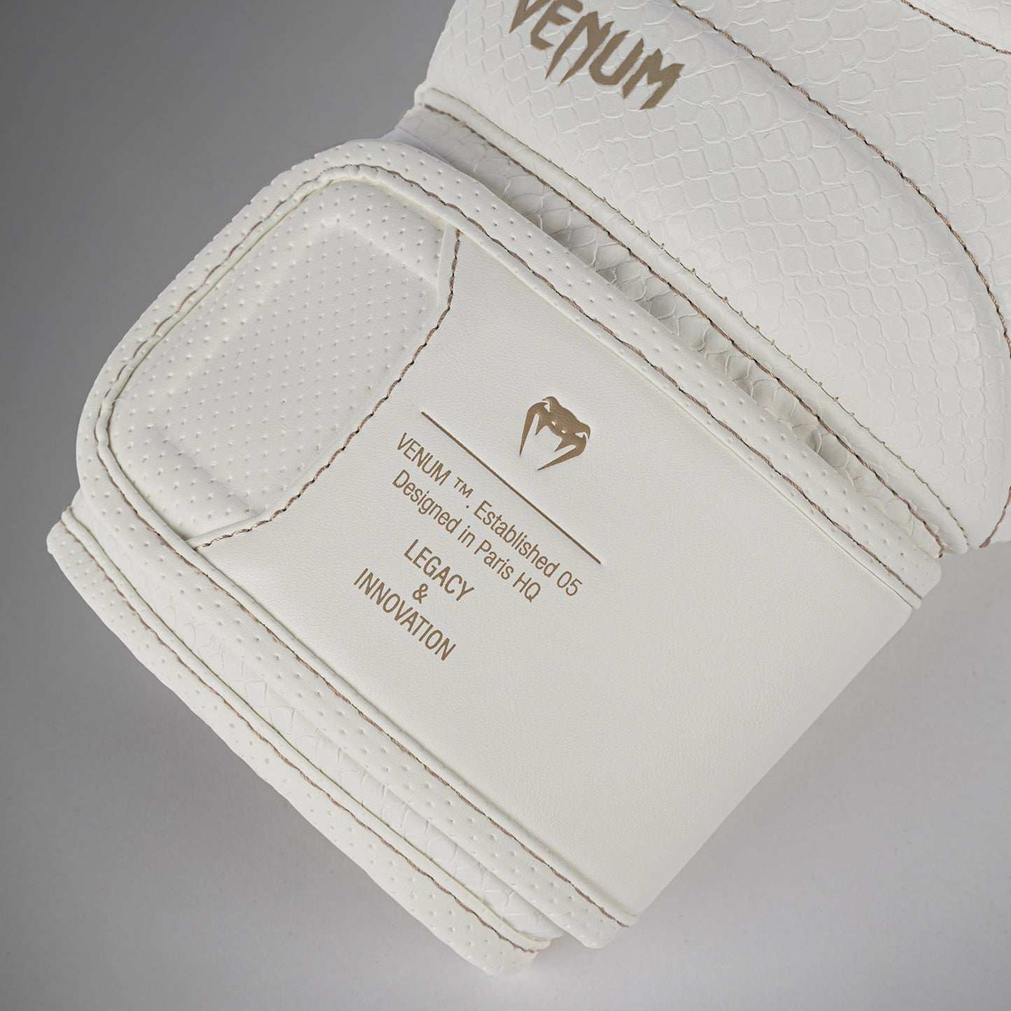 Gants de Boxe Venum Impact Evo Scales – Ivoire - product-type_Gants de boxe