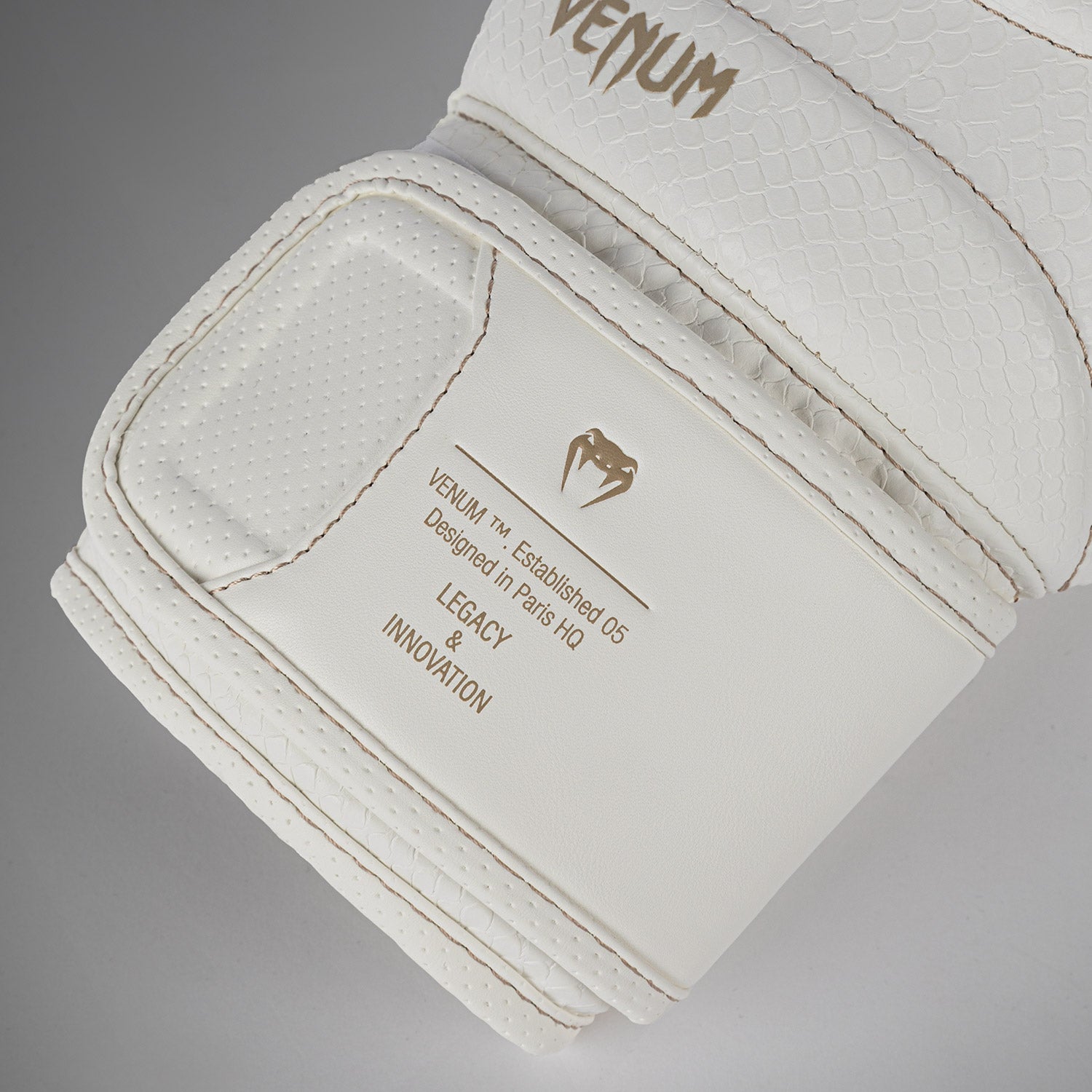 Gants de Boxe Venum Impact Evo Scales – Ivoire - product-type_Gants de boxe