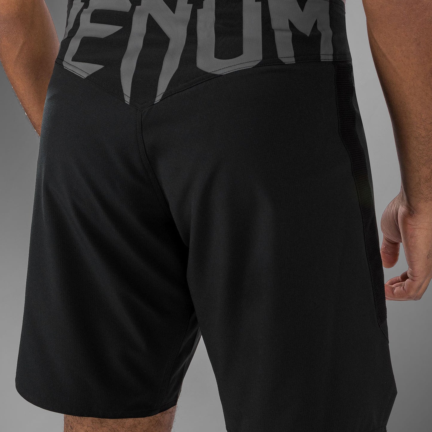Venum Light 5.0 Short de combat - Noir/Blanc - product-type_Shorts de MMA