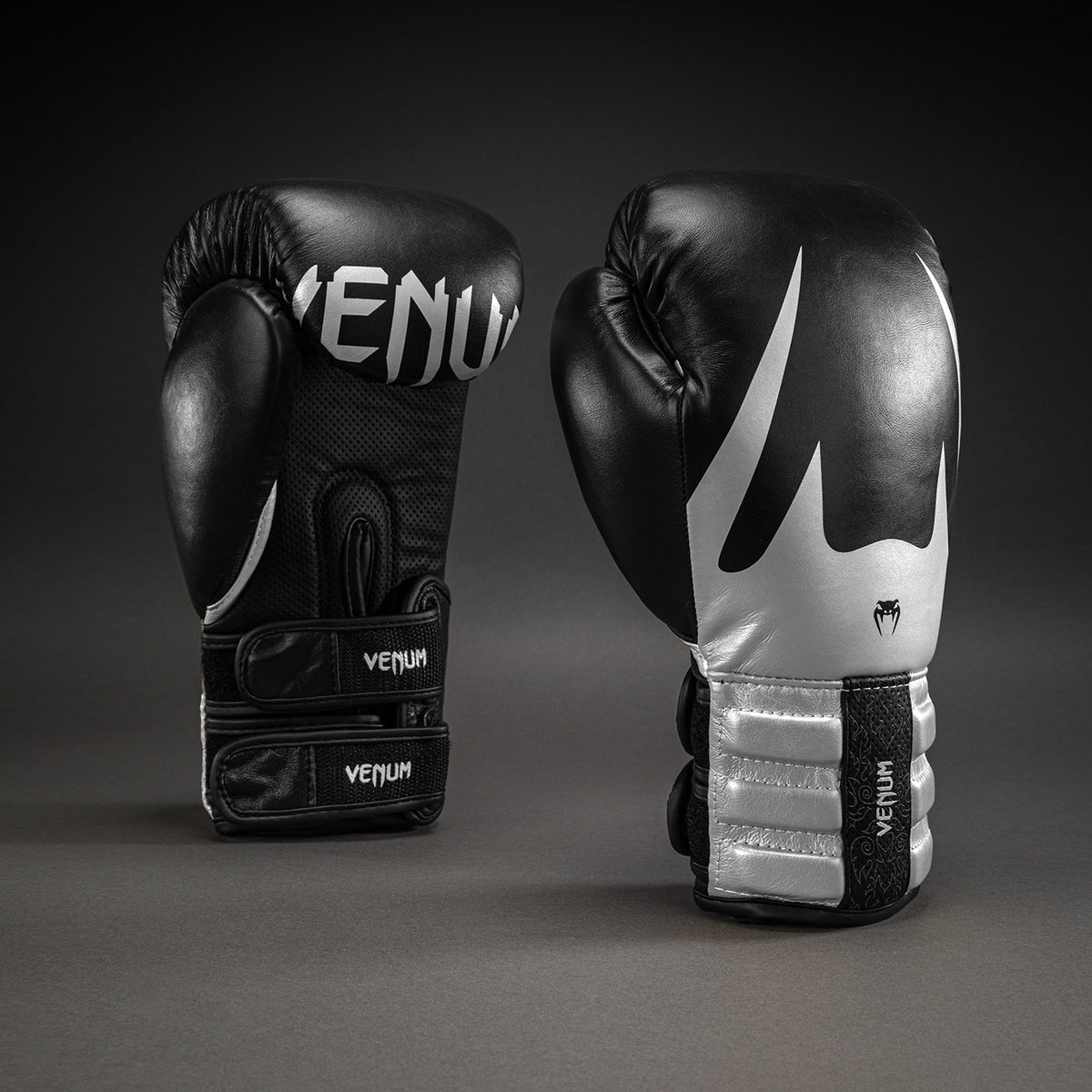 Gants de Boxe Venum Reverso – Noir/Argent