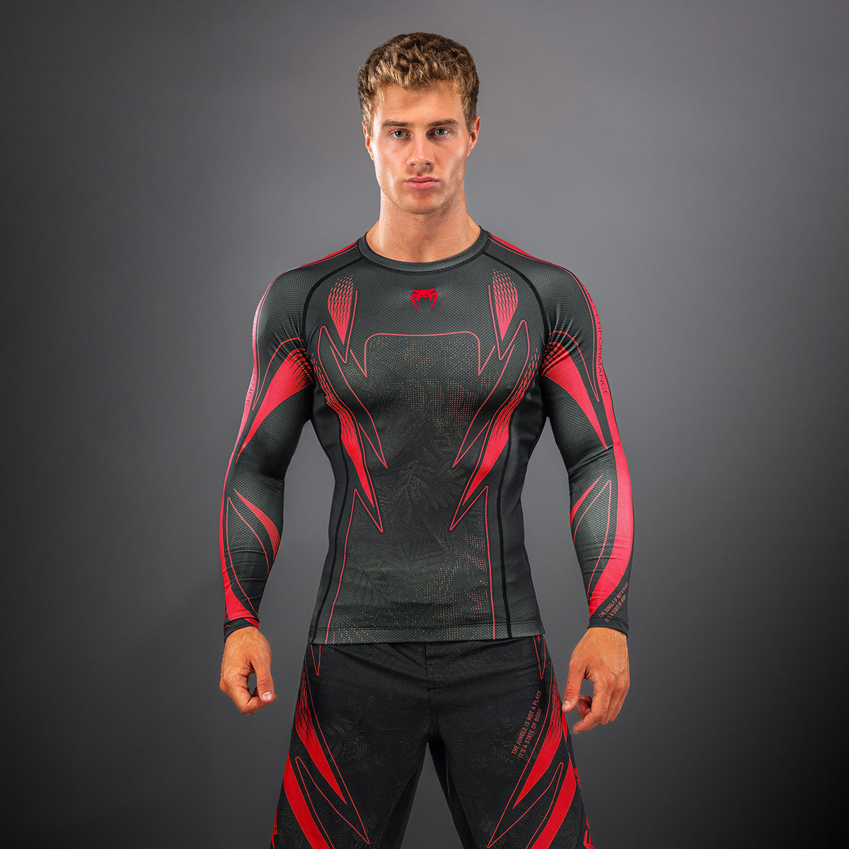 Rashguard à manches longues Venum Amazonia Reborn - Noir/Rouge