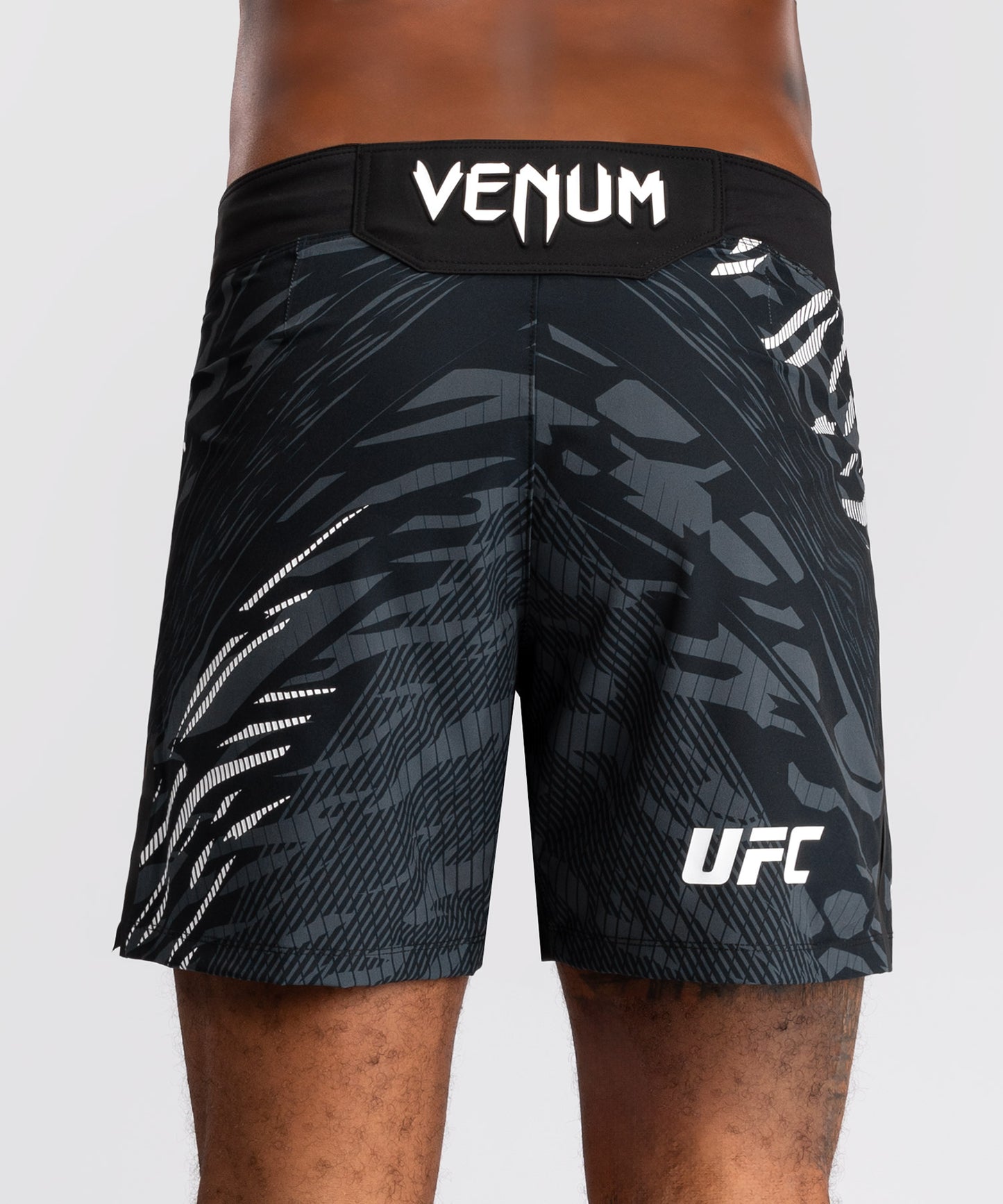 Shorts de Combat pour Hommes UFC Fusion by Venum Personnalisé Authentic Fight Night - Coupe Courte - Noir - product-type_Shorts de MMA