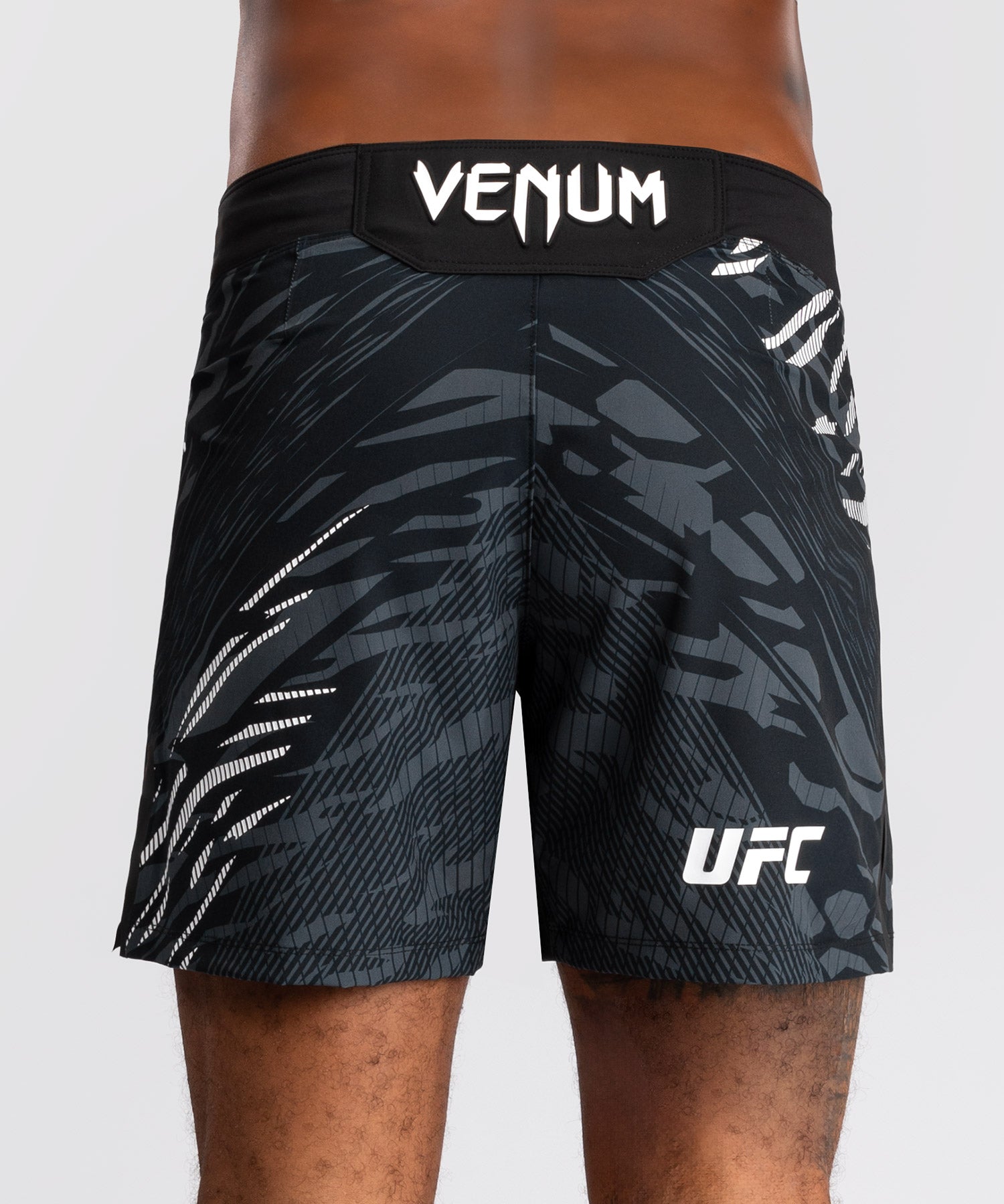 Shorts de Combat pour Hommes UFC Fusion by Venum Personnalisé Authentic Fight Night - Coupe Courte - Noir - product-type_Shorts de MMA