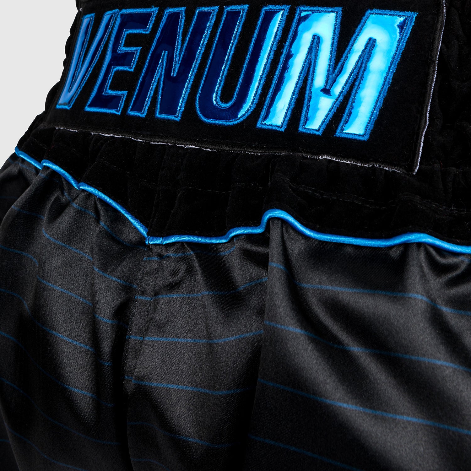 Short de Muay Thai Venum Attack - Noir/Bleu - product-type_Shorts de Muay Thai