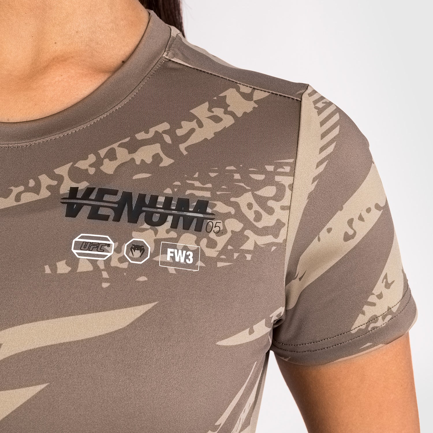 T-Shirt Dry-Tech pour Femmes UFC Adrenaline by Venum Fight Week - Desert Camo - product-type_T-Shirts Dry Tech