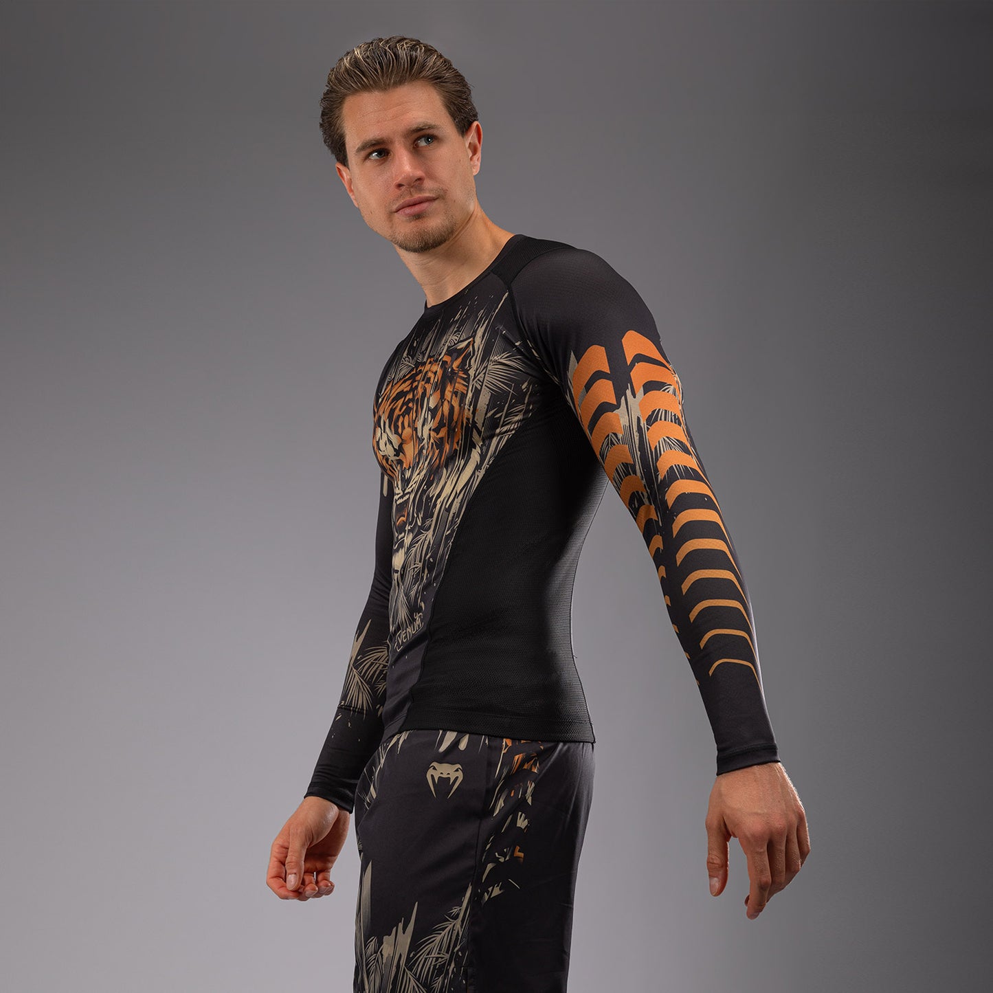 Rashguard à Manches Longues Venum Tiger pour Hommes - Noir/Orange Néon - product-type_T-Shirts de Compression