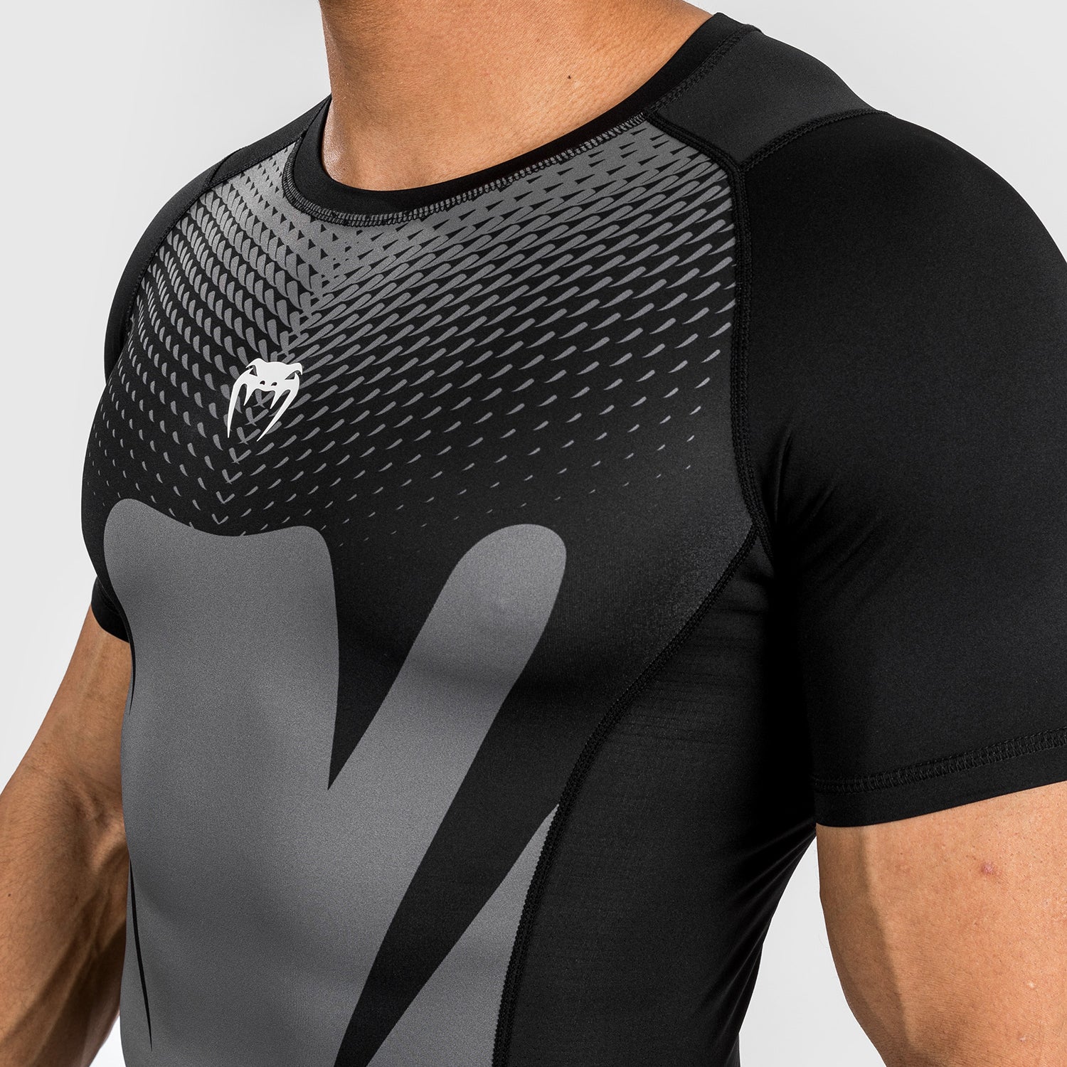 Rashguard à Manches courtes pour Hommes Venum Attack - Noir/Gris - product-type_T-Shirts de Compression