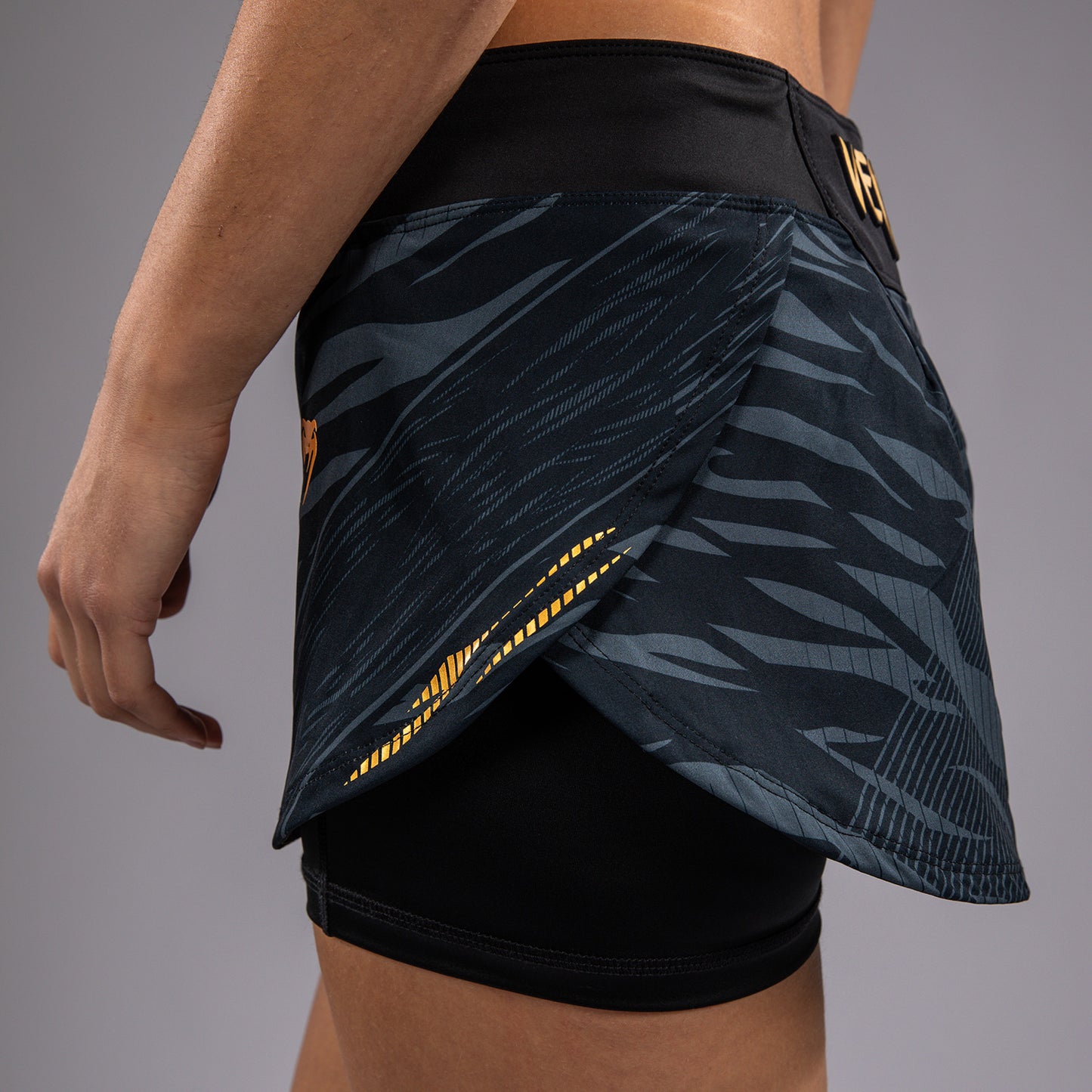 Skort pour Femmes UFC Fusion by Venum Authentic Fight Night - Champion - product-type_Shorts de training
