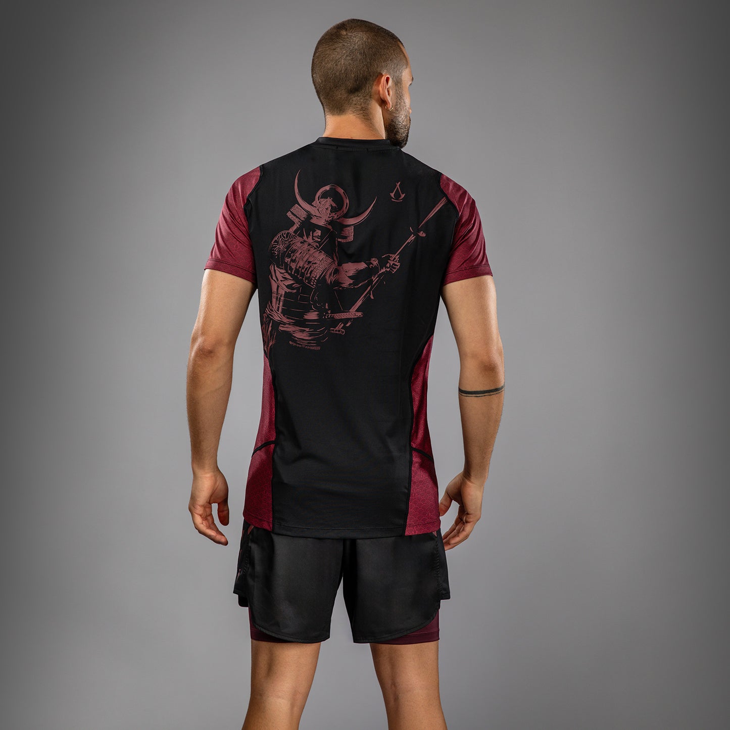T-shirt Dry-Tech pour Hommes Venum x Assassin’s Creed Shadows - Bordeaux/Noir - product-type_T-Shirts Dry Tech