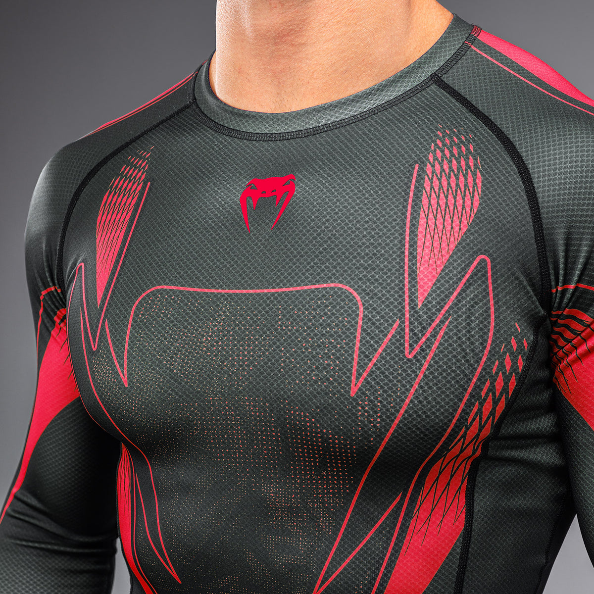 Rashguard à manches longues Venum Amazonia Reborn - Noir/Rouge