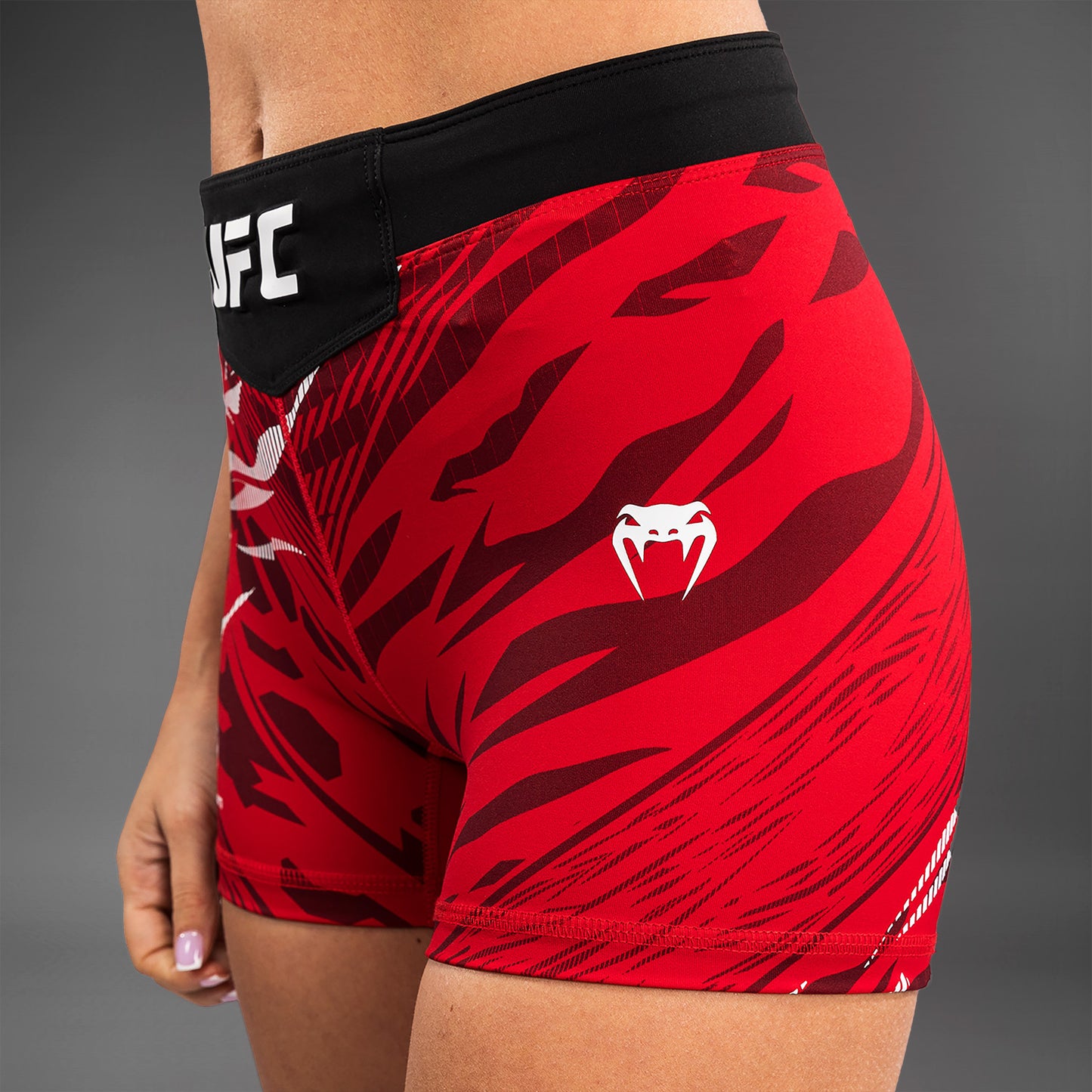 Short de compression pour Femmes UFC Fusion by Venum Authentic Fight Night - Coupe Courte - Rouge - product-type_Shorts de compression