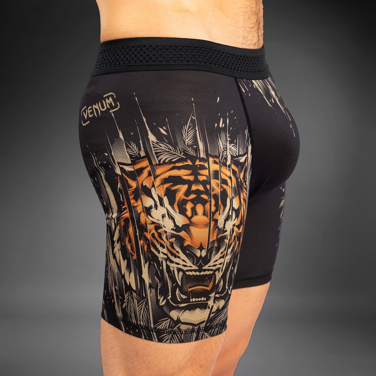 Short de compression Venum Tiger pour Hommes - Noir/Orange Néon - product-type_Shorts de compression