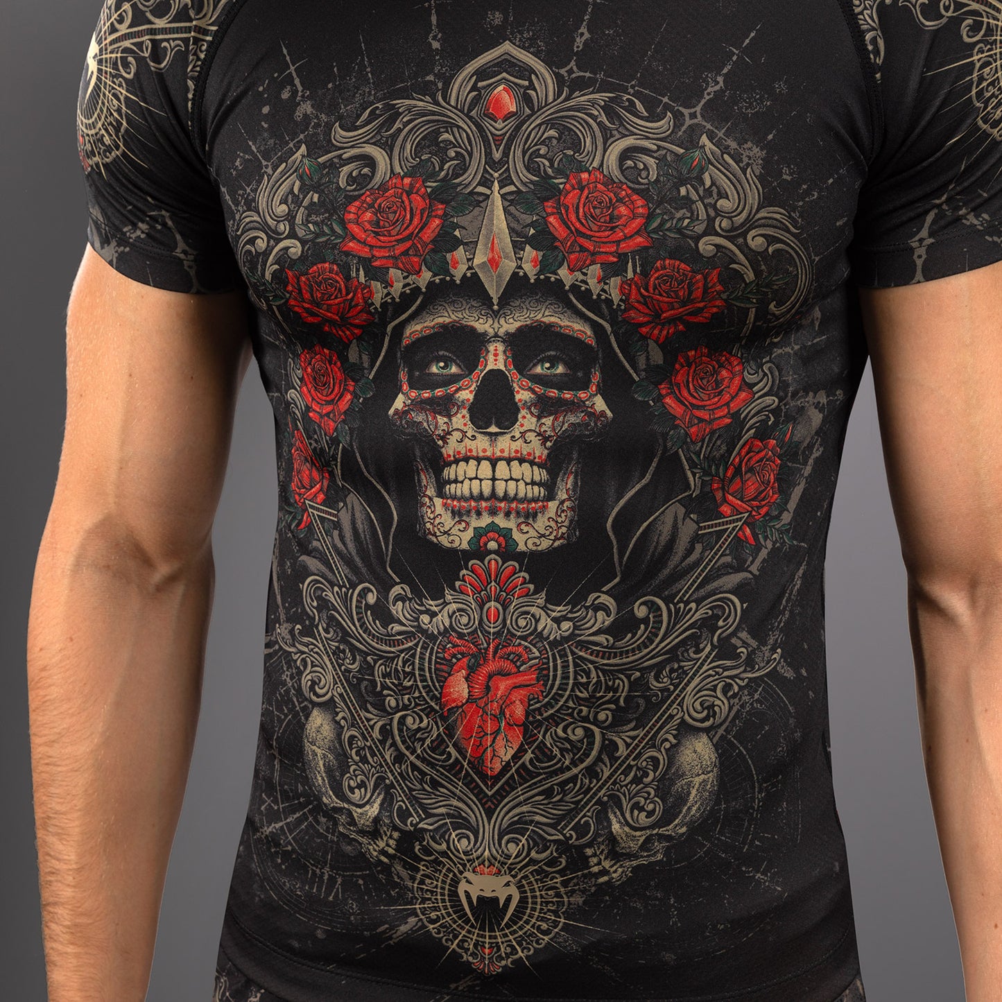 Rashguard à Manches Courtes pour Hommes Venum Santa Muerte 5.0 - Noir Profond/Or