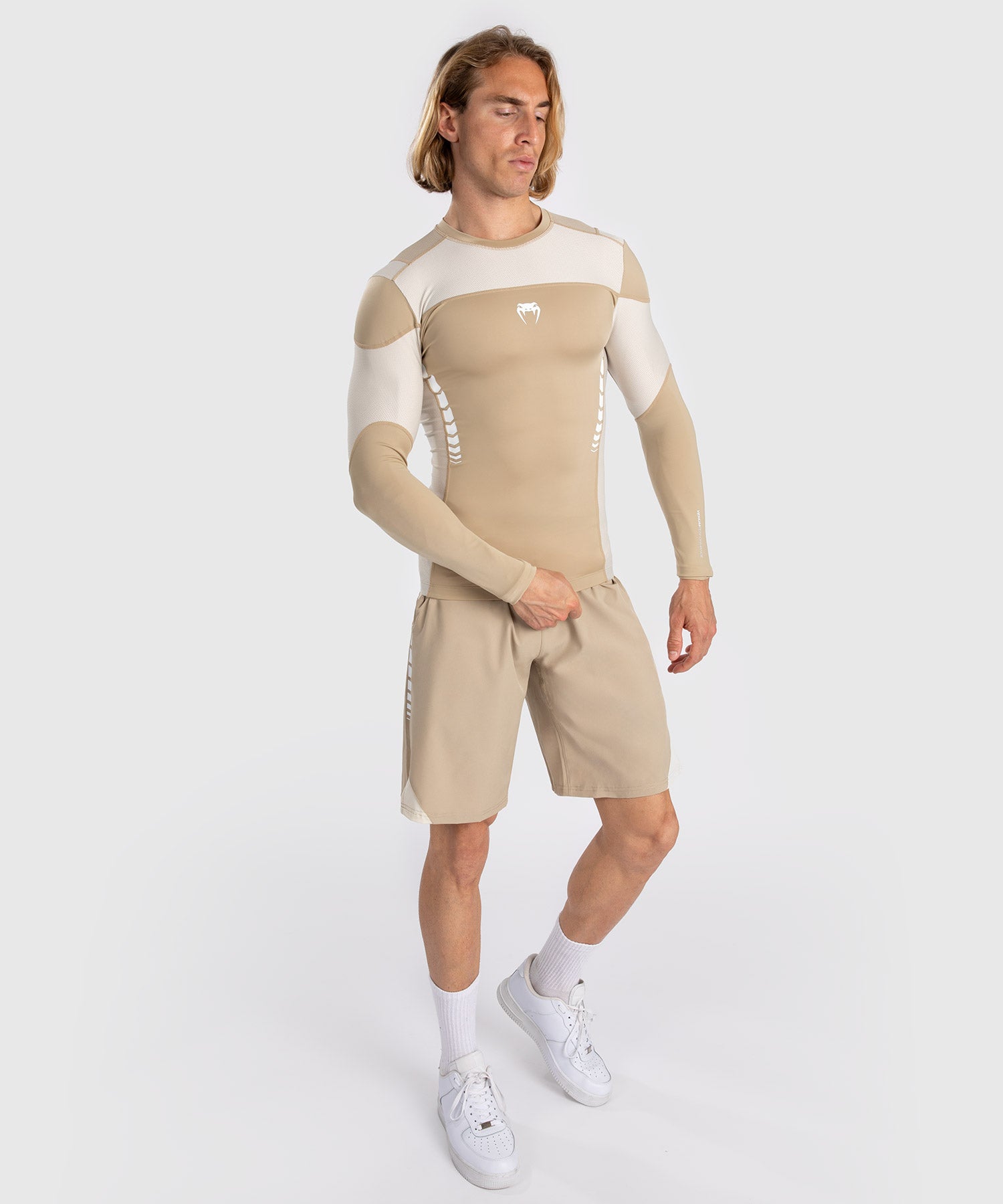 Rashguard À Manches Longues pour Hommes Venum Tempest - Beige/Sable - product-type_T-Shirts de Compression