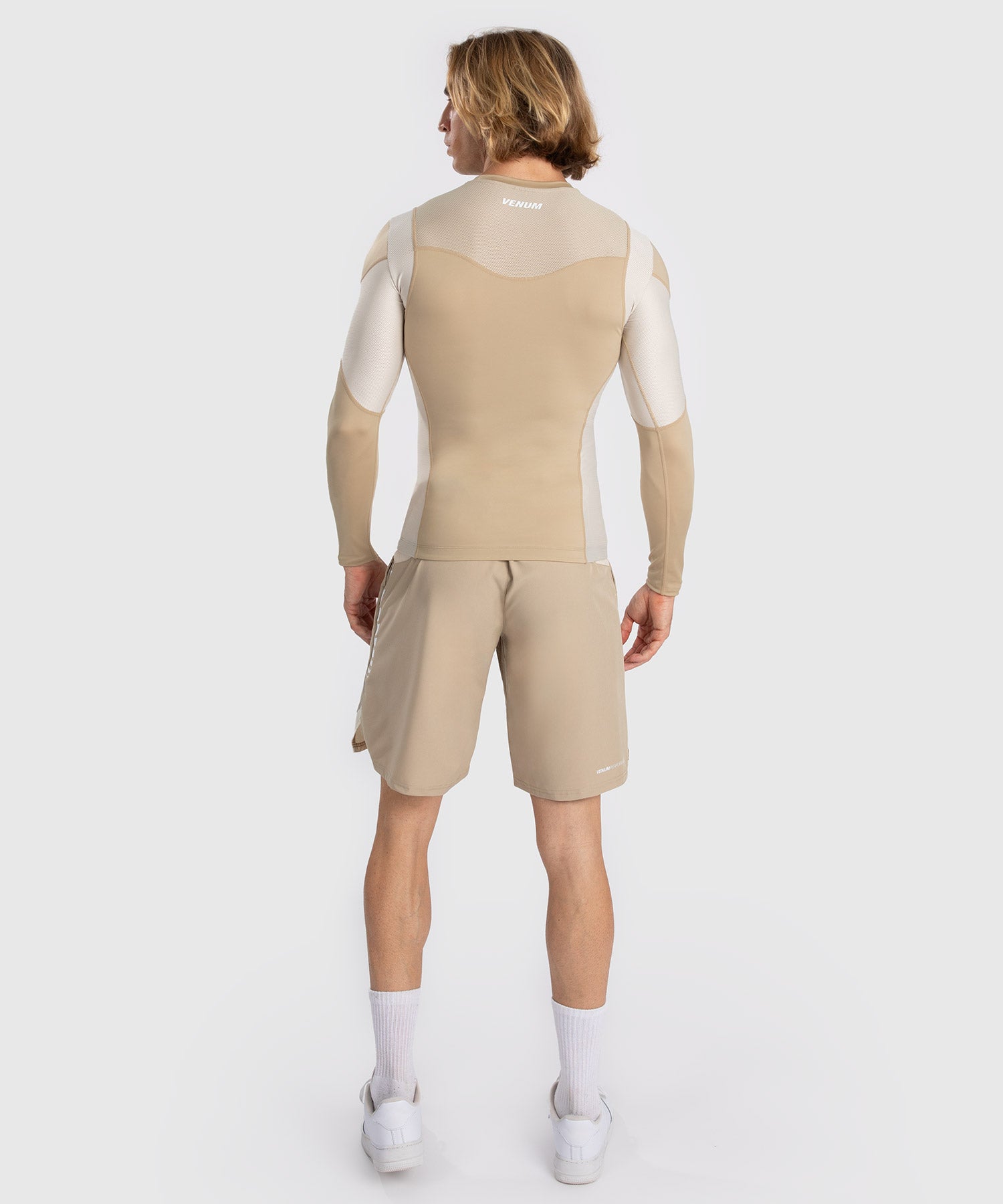 Rashguard À Manches Longues pour Hommes Venum Tempest - Beige/Sable - product-type_T-Shirts de Compression