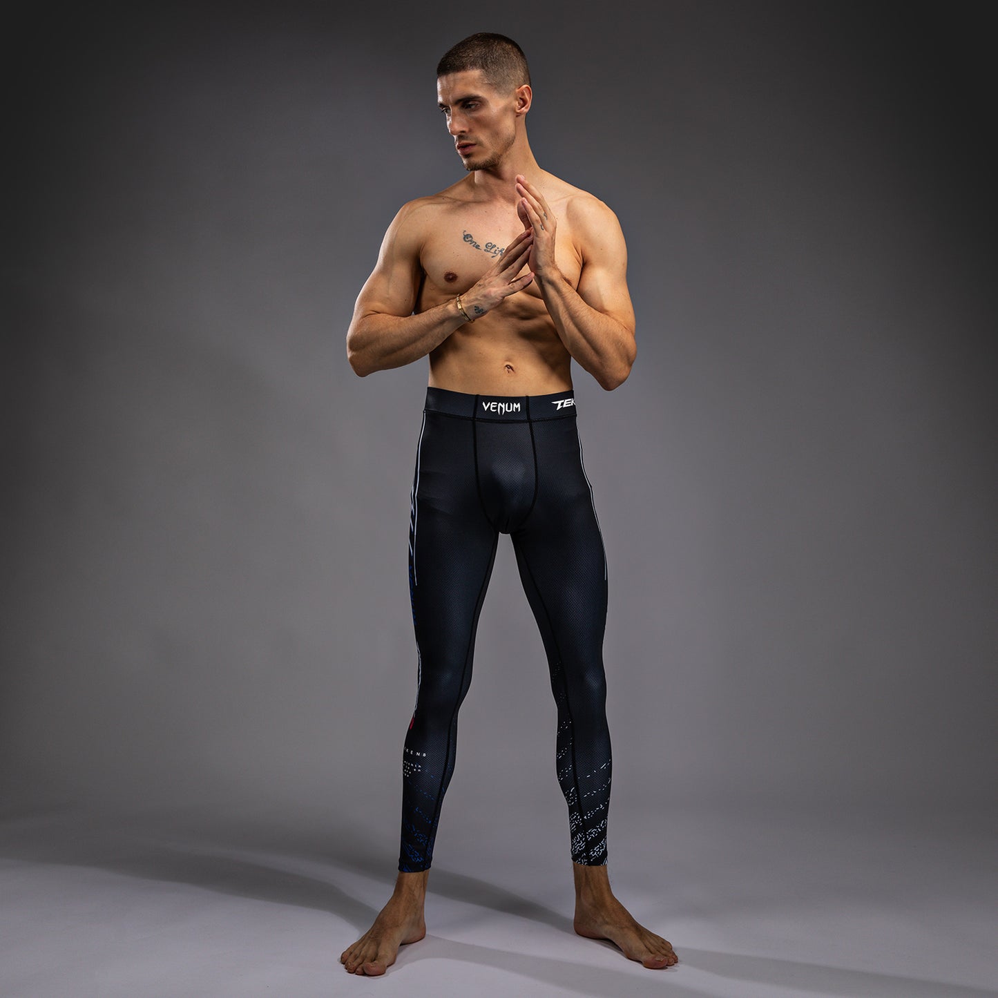 Pantalon de compression Venum x TEKKEN 8 - Jin Kazama - Bleu/Noir/Blanc - product-type_Pantalons de Compression