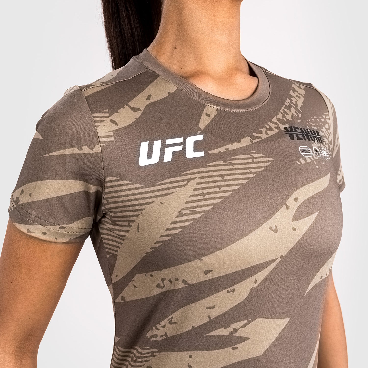 T-Shirt Dry-Tech pour Femmes UFC Adrenaline by Venum Fight Week - Desert Camo - product-type_T-Shirts Dry Tech