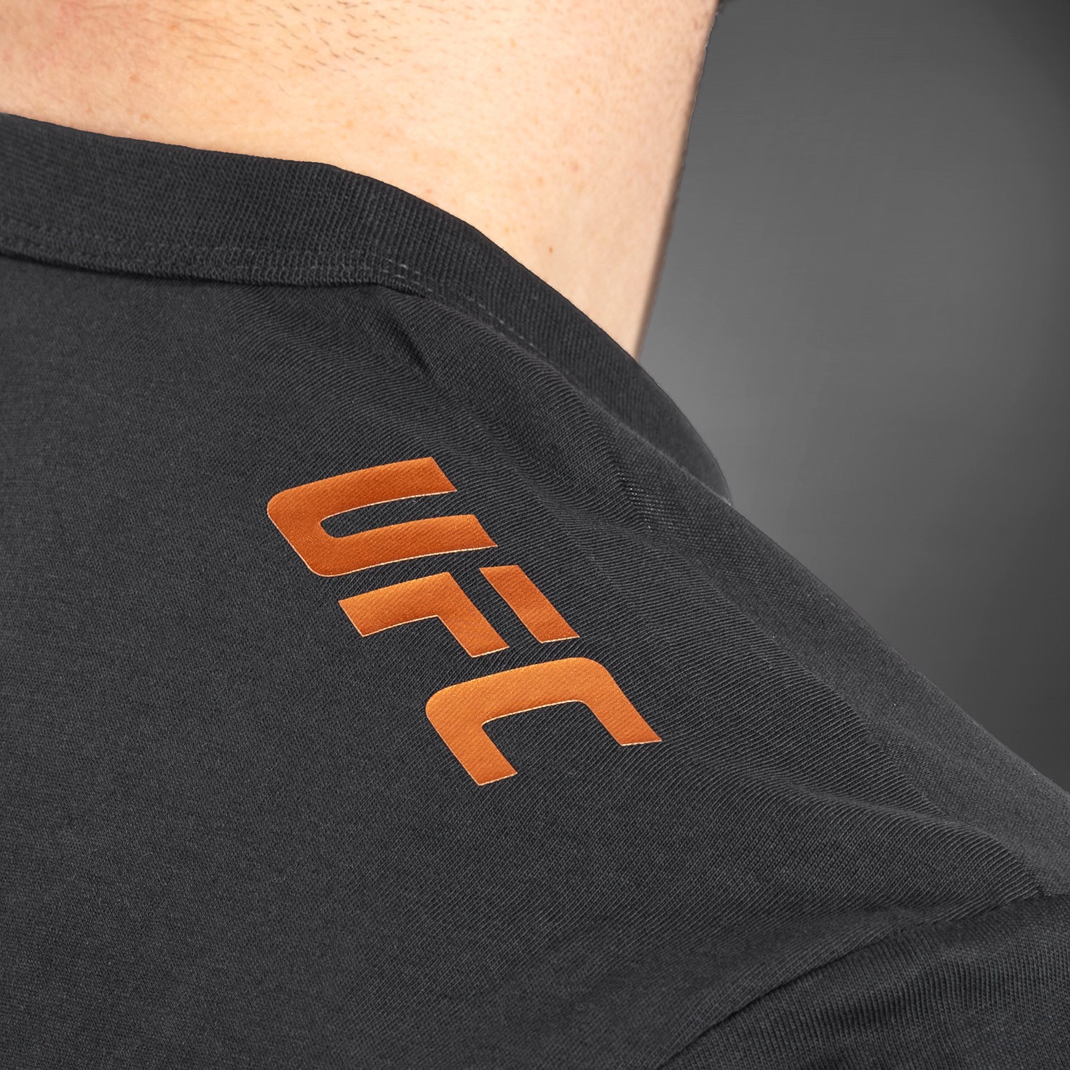 T-Shirt À Manches Courtes pour Hommes UFC Adrenaline by Venum Fight Week - Gris Anthracite - product-type_T-Shirts