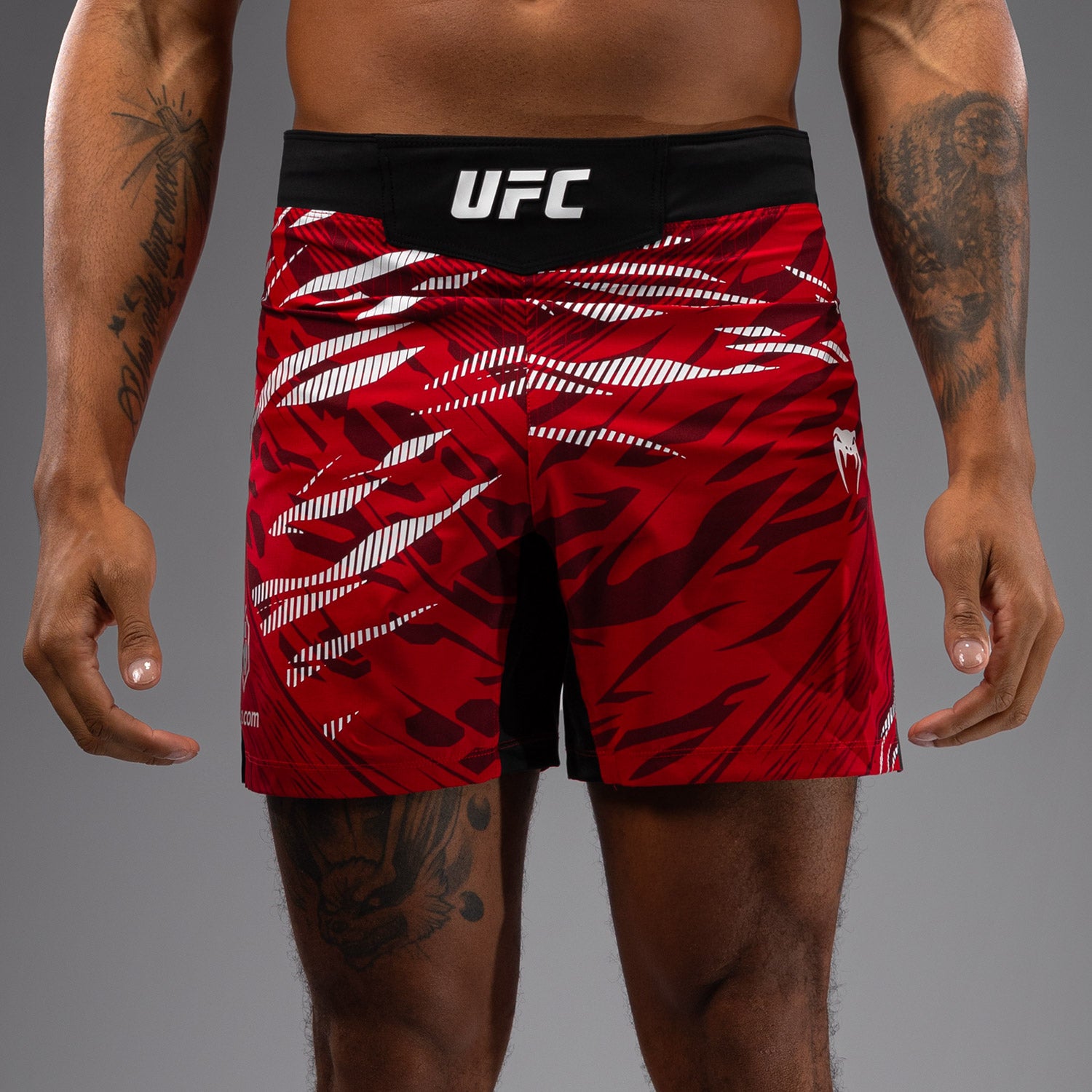 Shorts de Combat pour Hommes UFC Fusion by Venum Authentic Fight Night - Coupe Courte - Rouge - product-type_Shorts de MMA