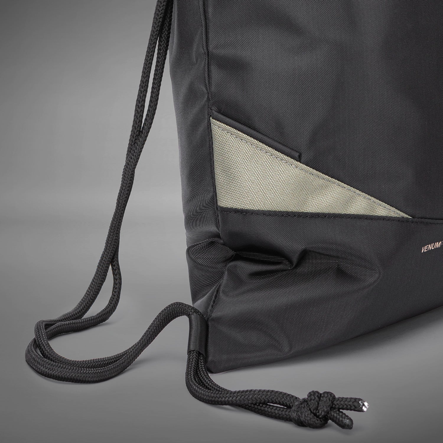 Sac de Sport Venum Evo 2 (15-20L) – Noir/Kaki - product-type_Sacs de sport