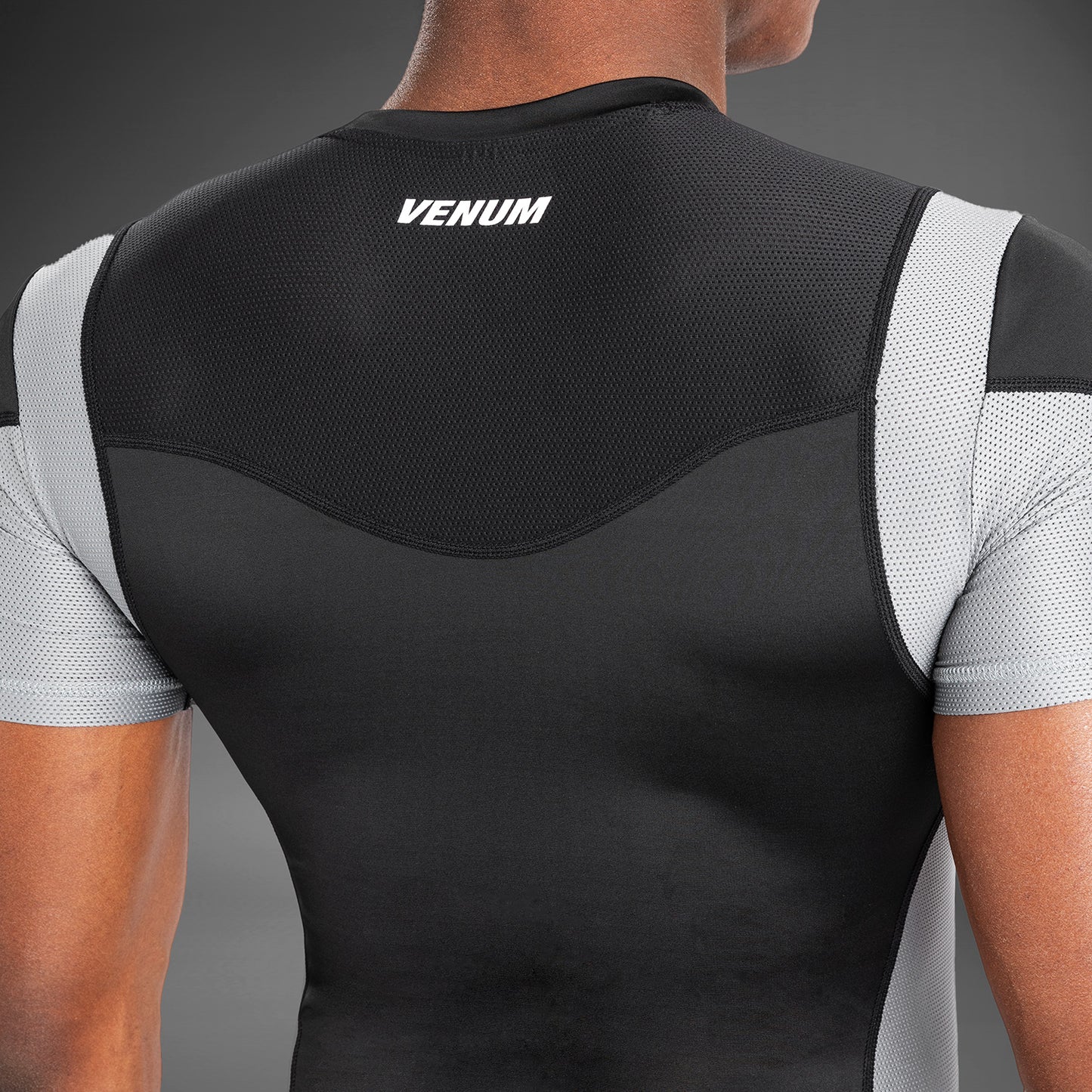 Rashguard À Manches Courtes pour Hommes Venum Tempest - Noir/Gris - product-type_T-Shirts de Compression
