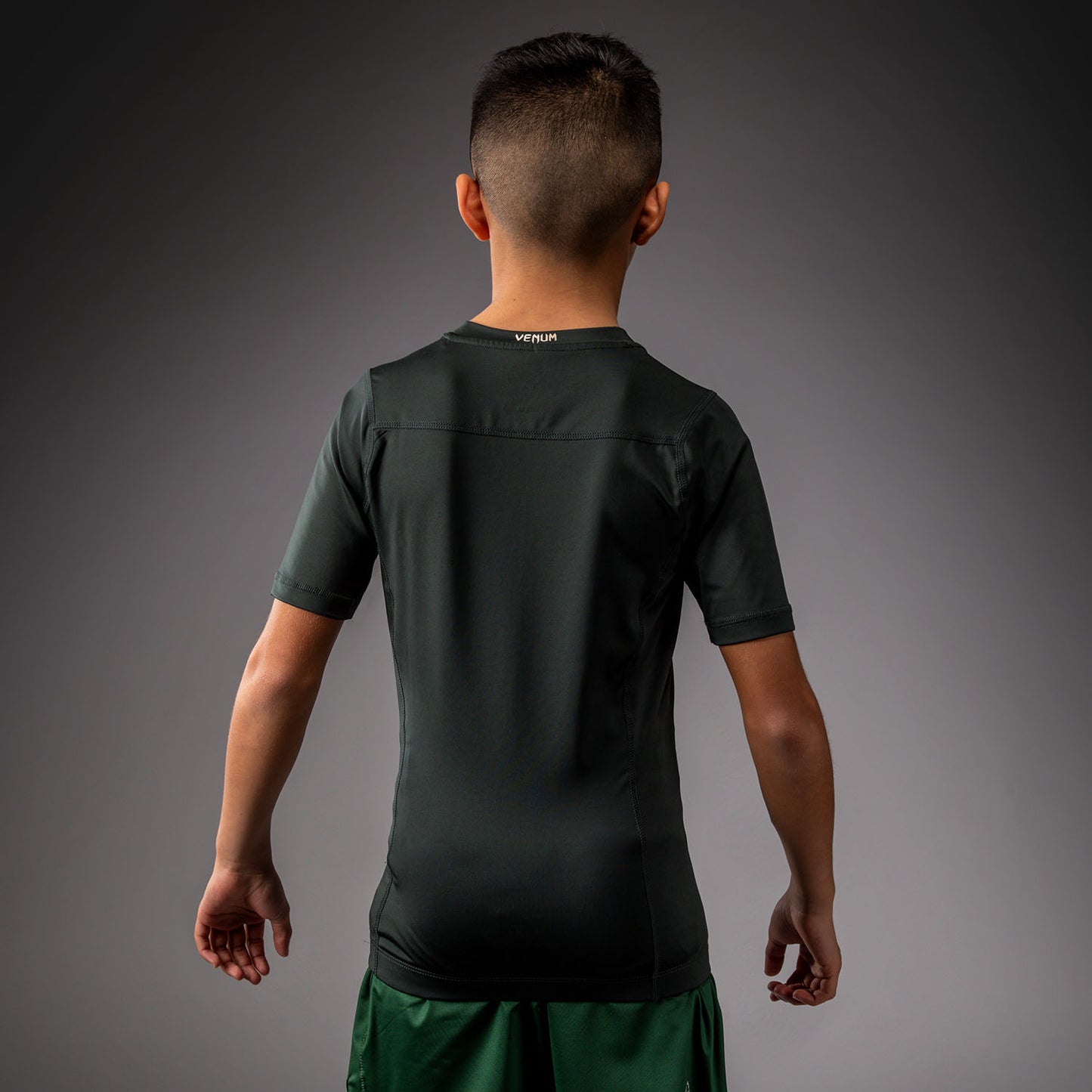 Rashguard Manches Courtes Enfant Venum Attack - Vert Forêt/ Blanc Cassé - product-type_T-Shirts de Compression