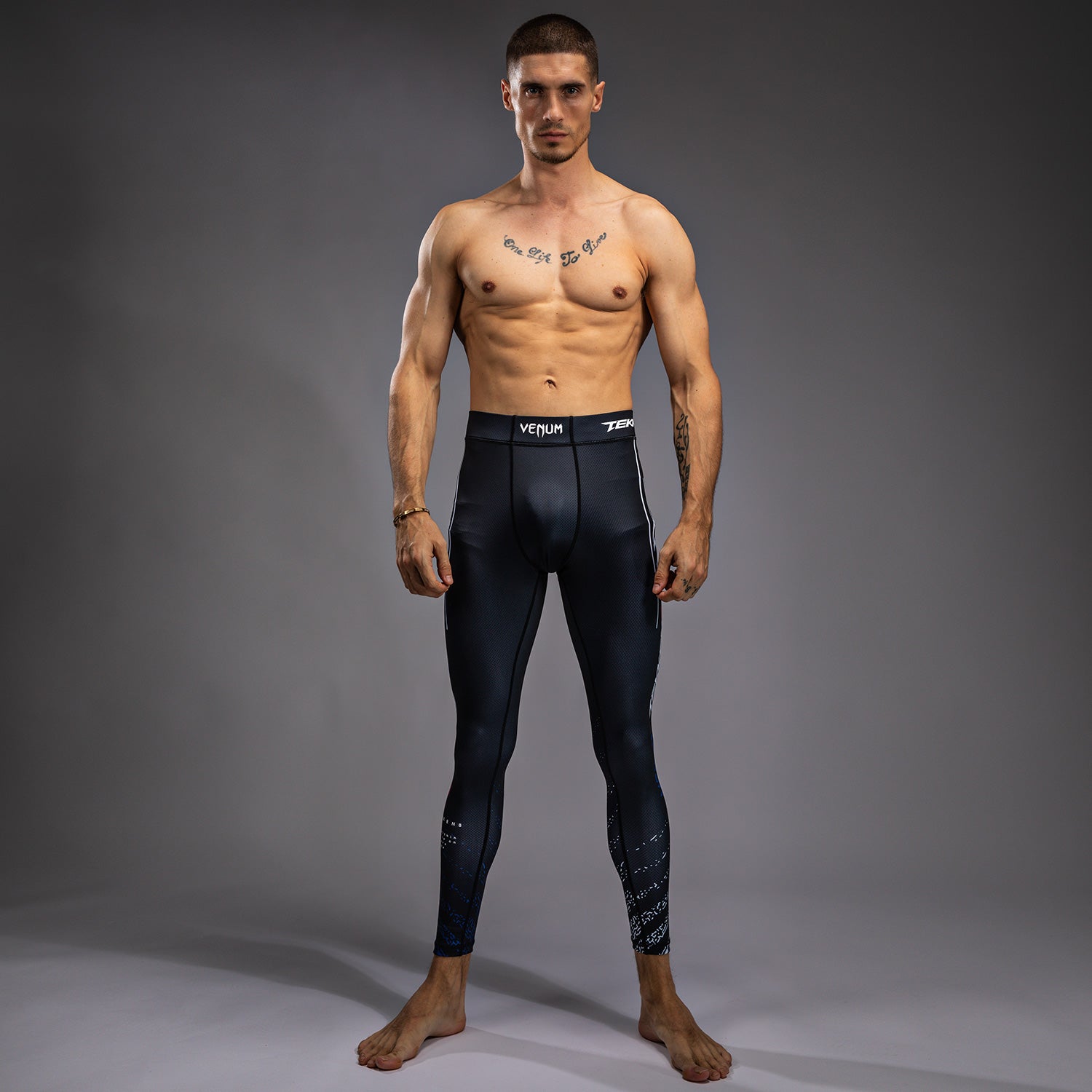 Pantalon de compression Venum x TEKKEN 8 - Jin Kazama - Bleu/Noir/Blanc - product-type_Pantalons de Compression