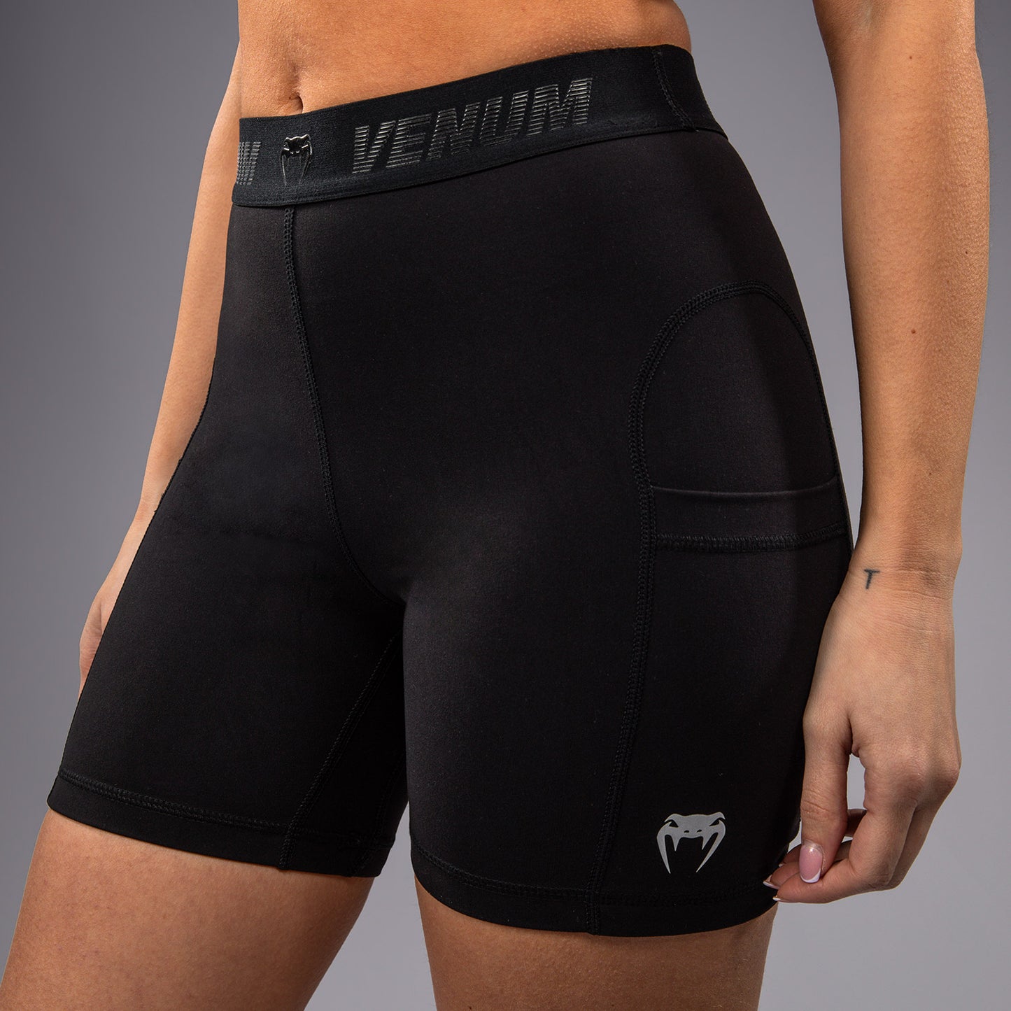 Short de compression long pour Femmes Venum Elevate - Noir - product-type_Cycliste