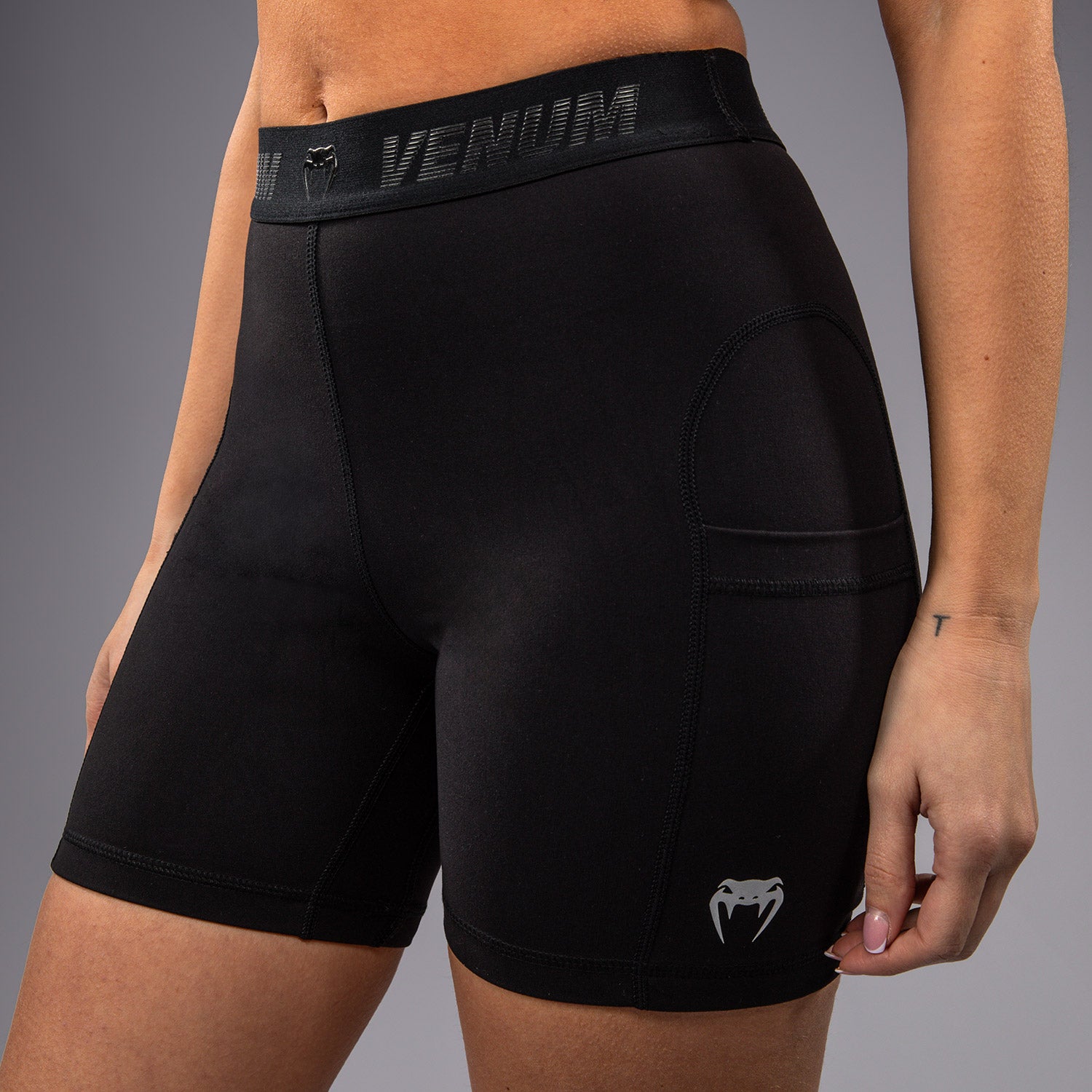 Short de compression long pour Femmes Venum Elevate - Noir - product-type_Cycliste