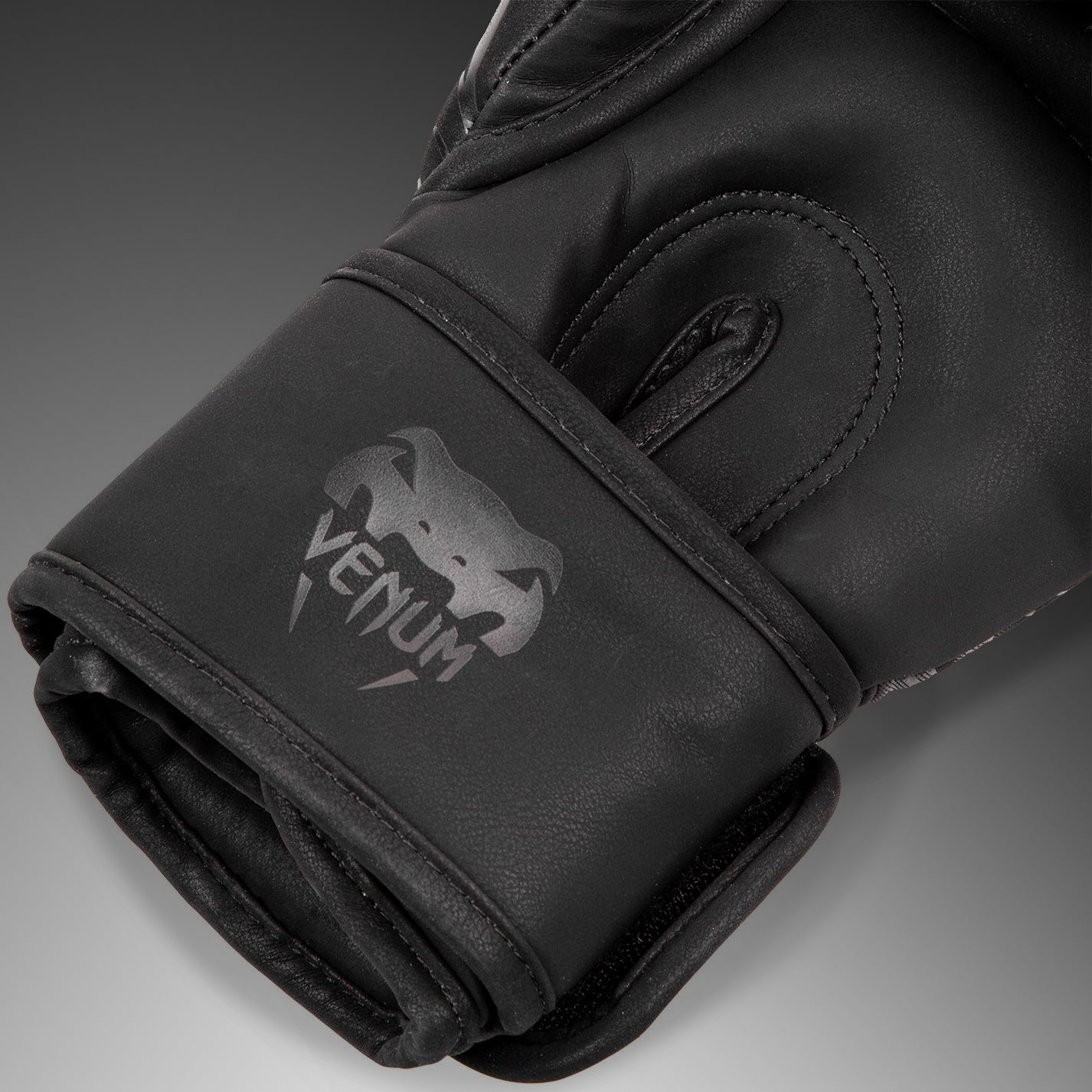 Gants de boxe Venum Dragon's Flight - Noir - product-type_Gants de boxe