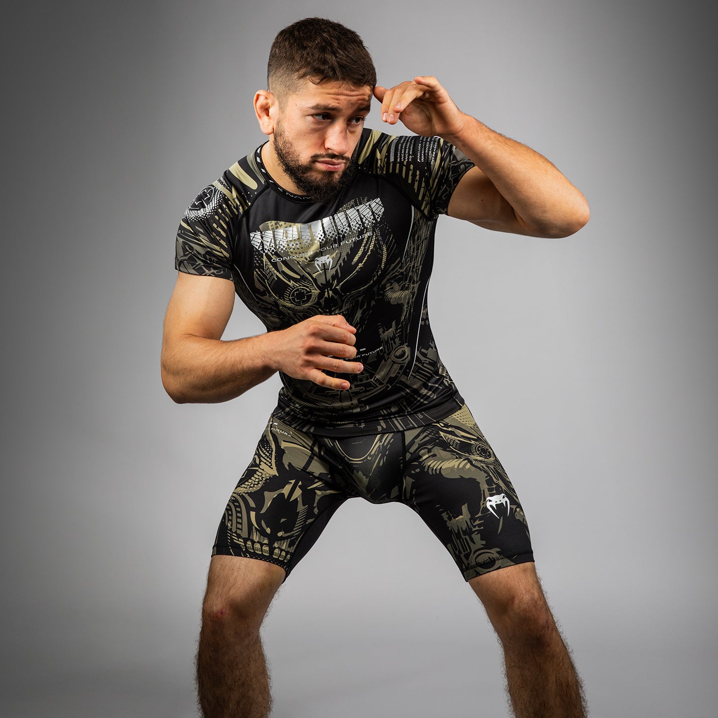 Rashguard à manches courtes Venum Invader - Noir/Sable