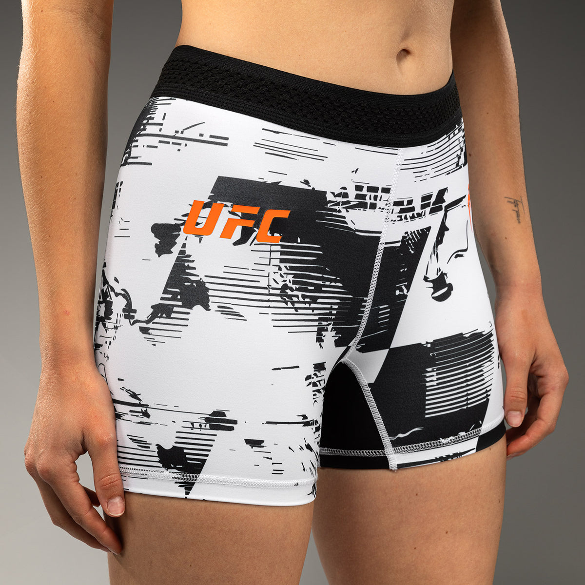 Short de compression Performance Femme UFC Zenith by Venum Authentic Fight Week - Blanc - product-type_Shorts de compression