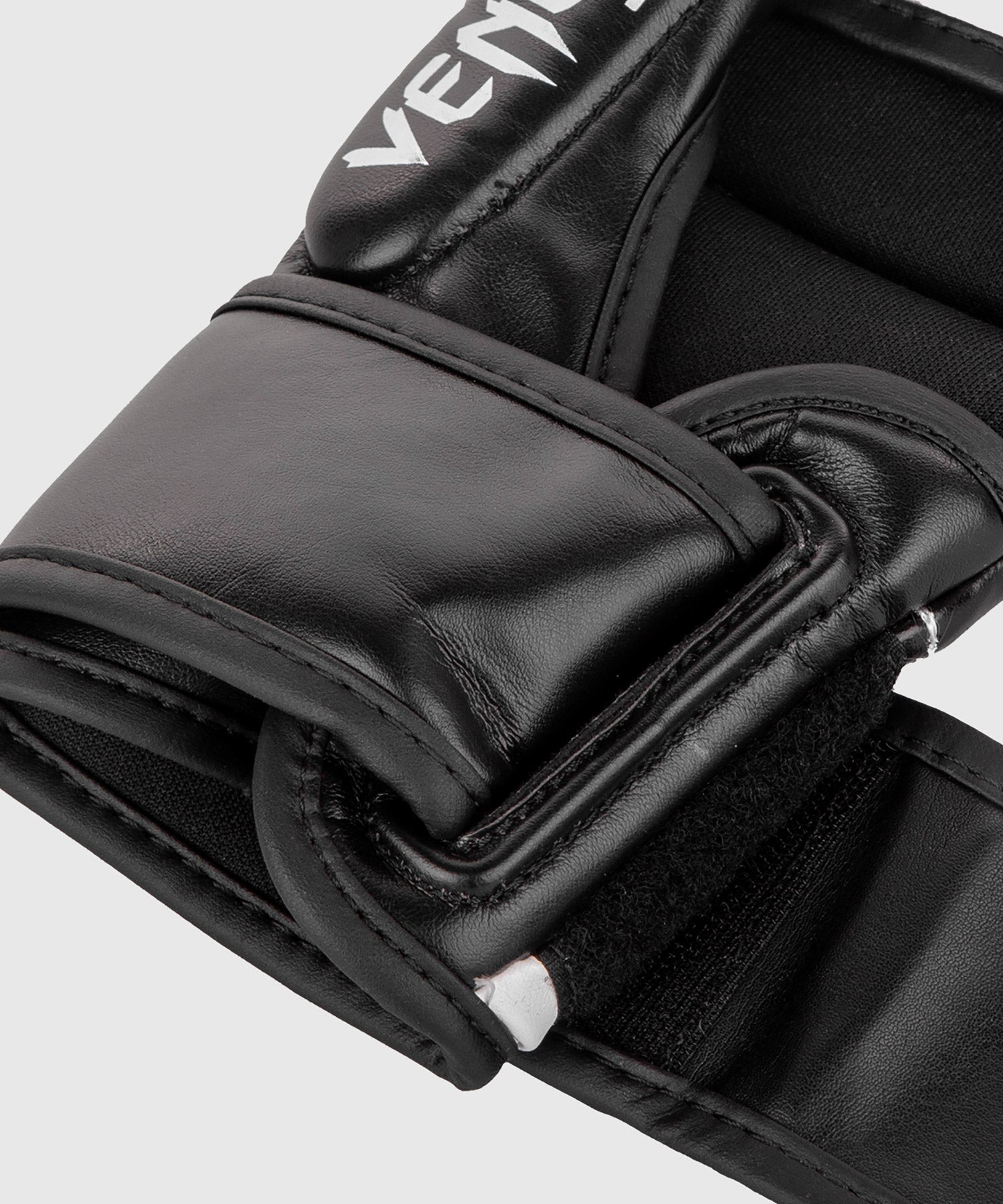 Gants de sparring Venum Challenger 3.0 – Blanc/Noir - product-type_Gants de Sparring