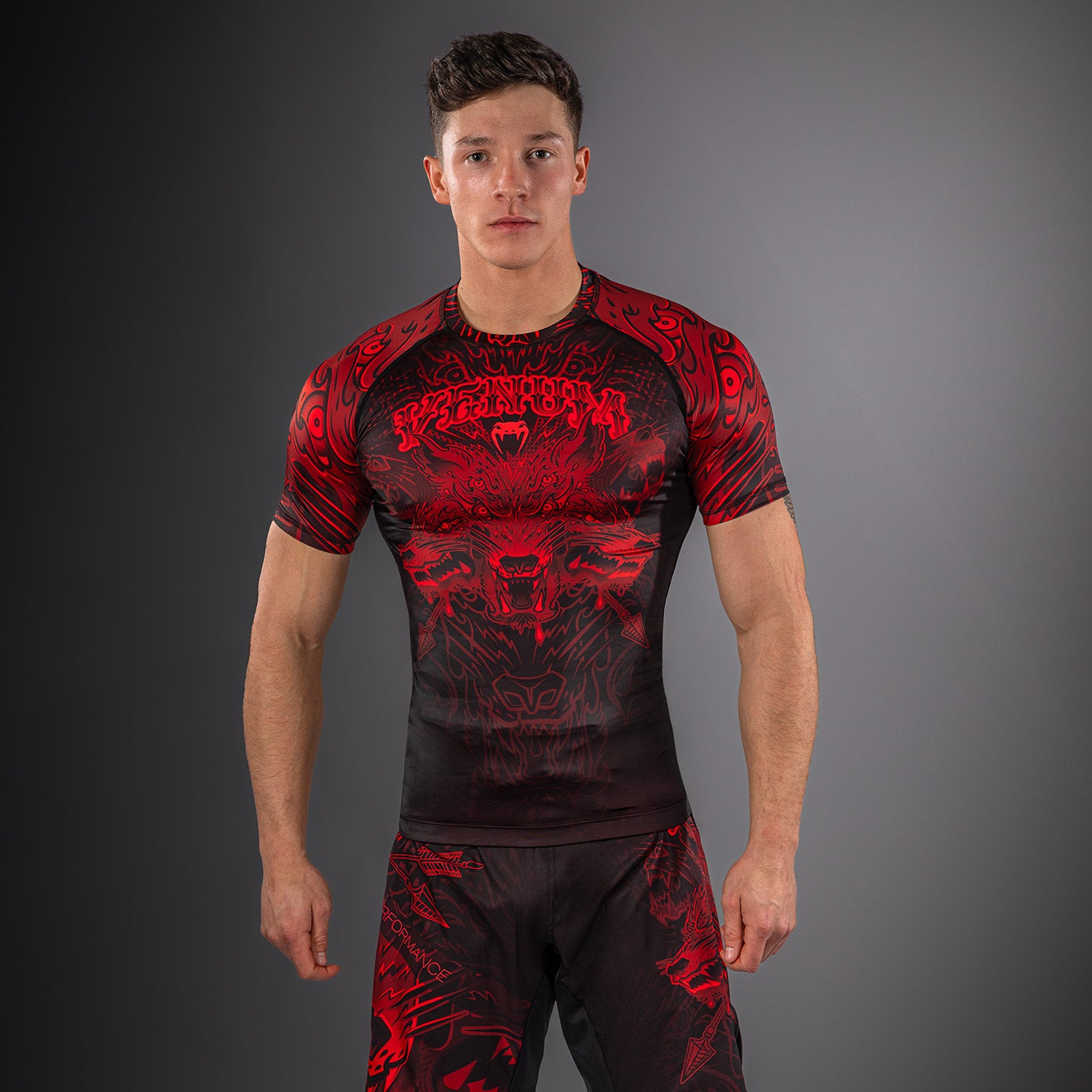 Rashguard à Manches Courtes Venum Wolf Atak – Noir/Rouge - product-type_T-Shirts de Compression
