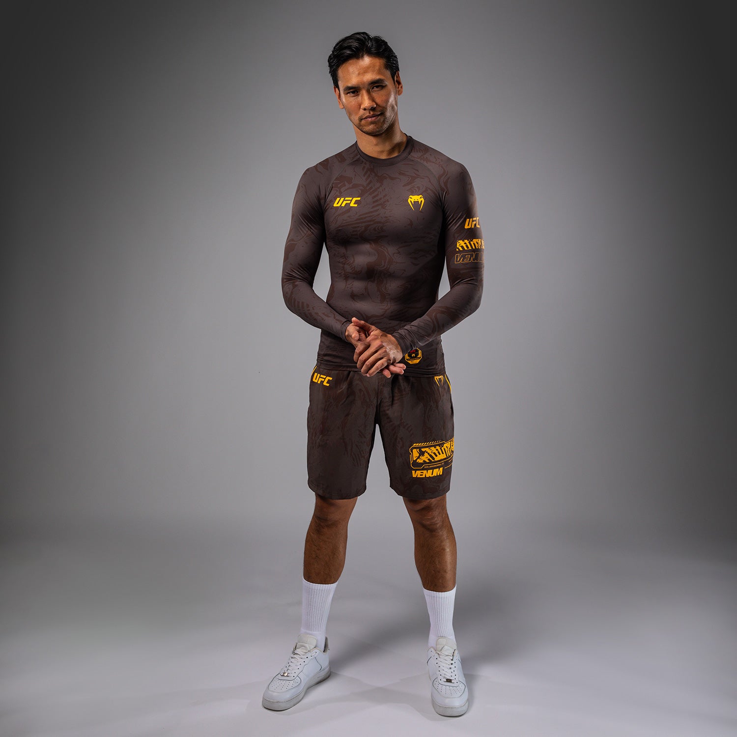 Rashguard Performance à Manches Longues pour Hommes UFC Fusion by Venum Fight Week - Marron Terrestre - product-type_T-Shirts de Compression