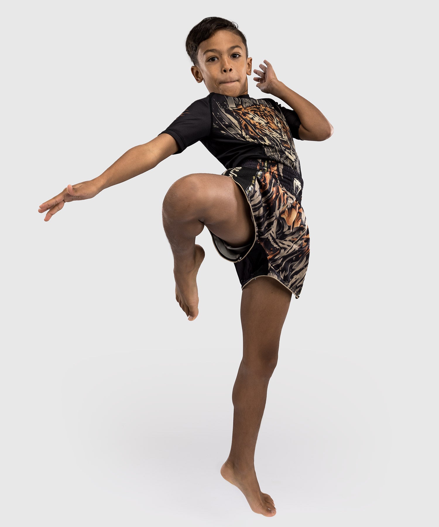 Short Muay Thai Venum Tiger pour Enfants - Noir/Orange Néon - product-type_Shorts de Muay Thai