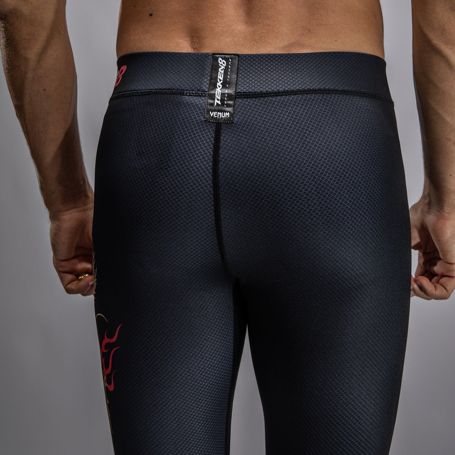 Pantalon de compression Venum x TEKKEN 8 - Marshall Law - Noir/Rouge/Or - product-type_Pantalons de Compression