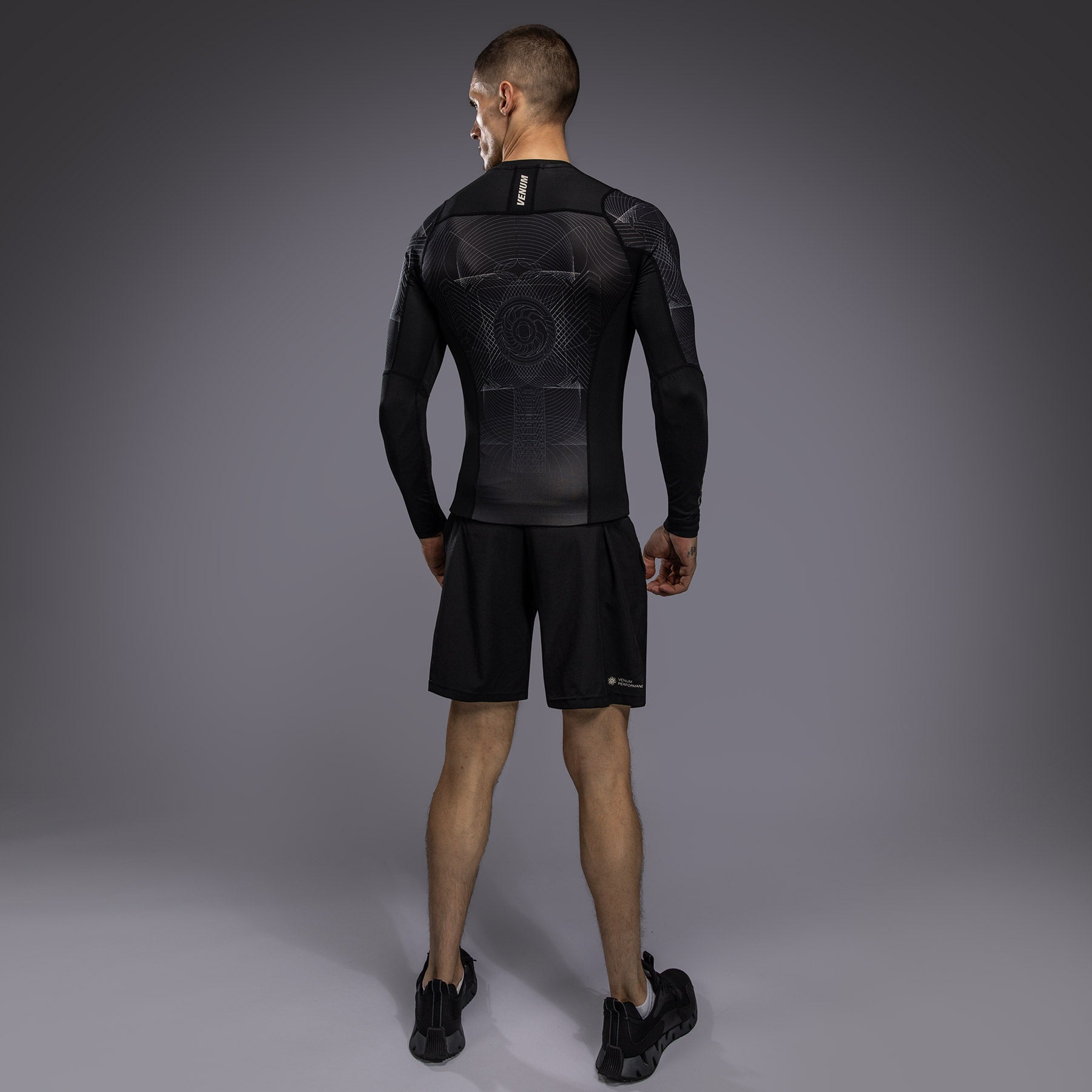 Rashguard à Manches Longues Venum G-Fit Air pour Hommes - Noir Intense/Sable Désert - product-type_T-Shirts de Compression