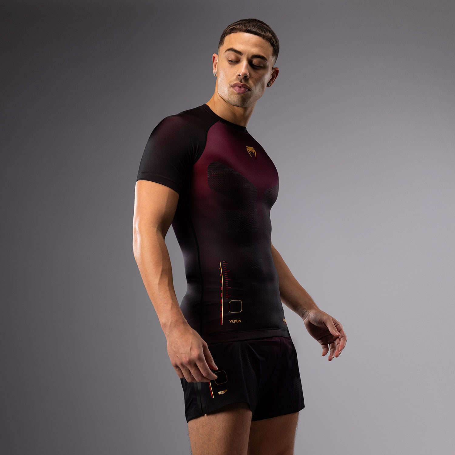 Rashguard Manches Courtes Venum Tactical XT- Noir/Bordeaux/Or - product-type_T-Shirts de Compression