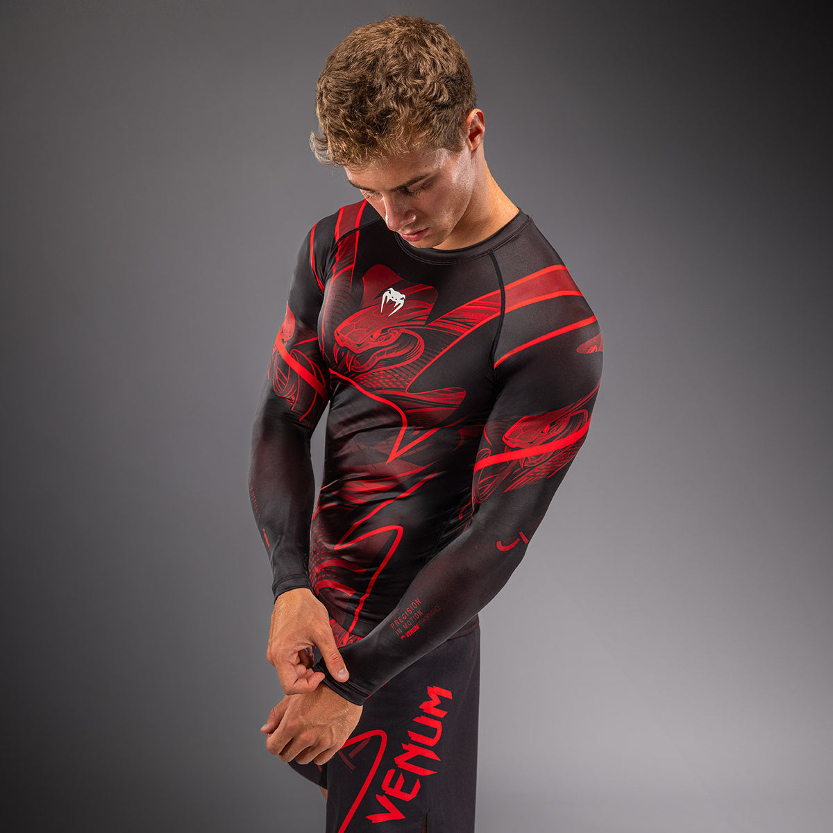 Rashguard manches longues Venum Crimson Viper 2.0 - Noir/Rouge