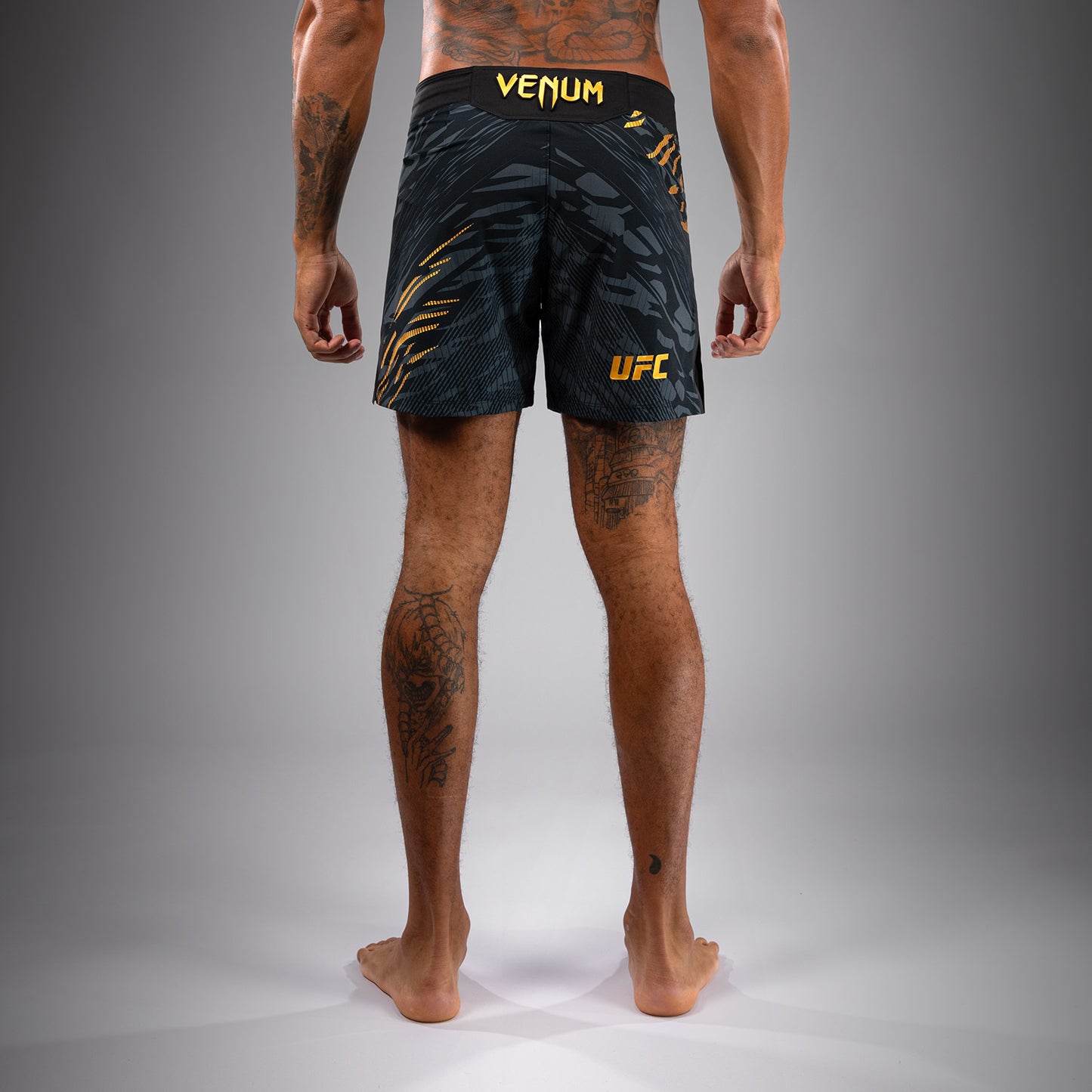Shorts de Combat pour Hommes UFC Fusion by Venum Authentic Fight Night - Coupe Courte - Champion - product-type_Shorts de MMA