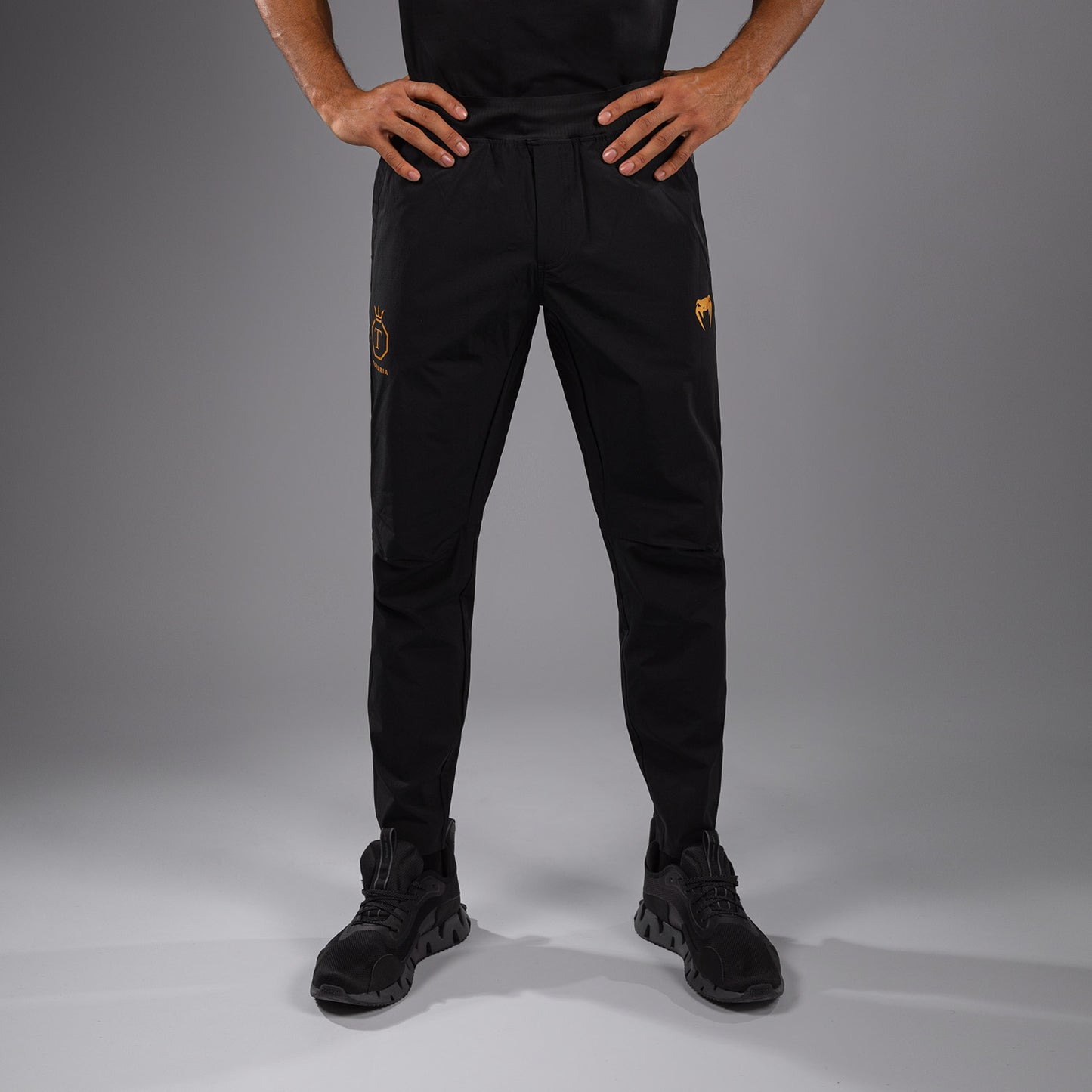 Jogging Venum x Topuria Unmatched Edition - Noir/Doré - product-type_Pantalons de jogging
